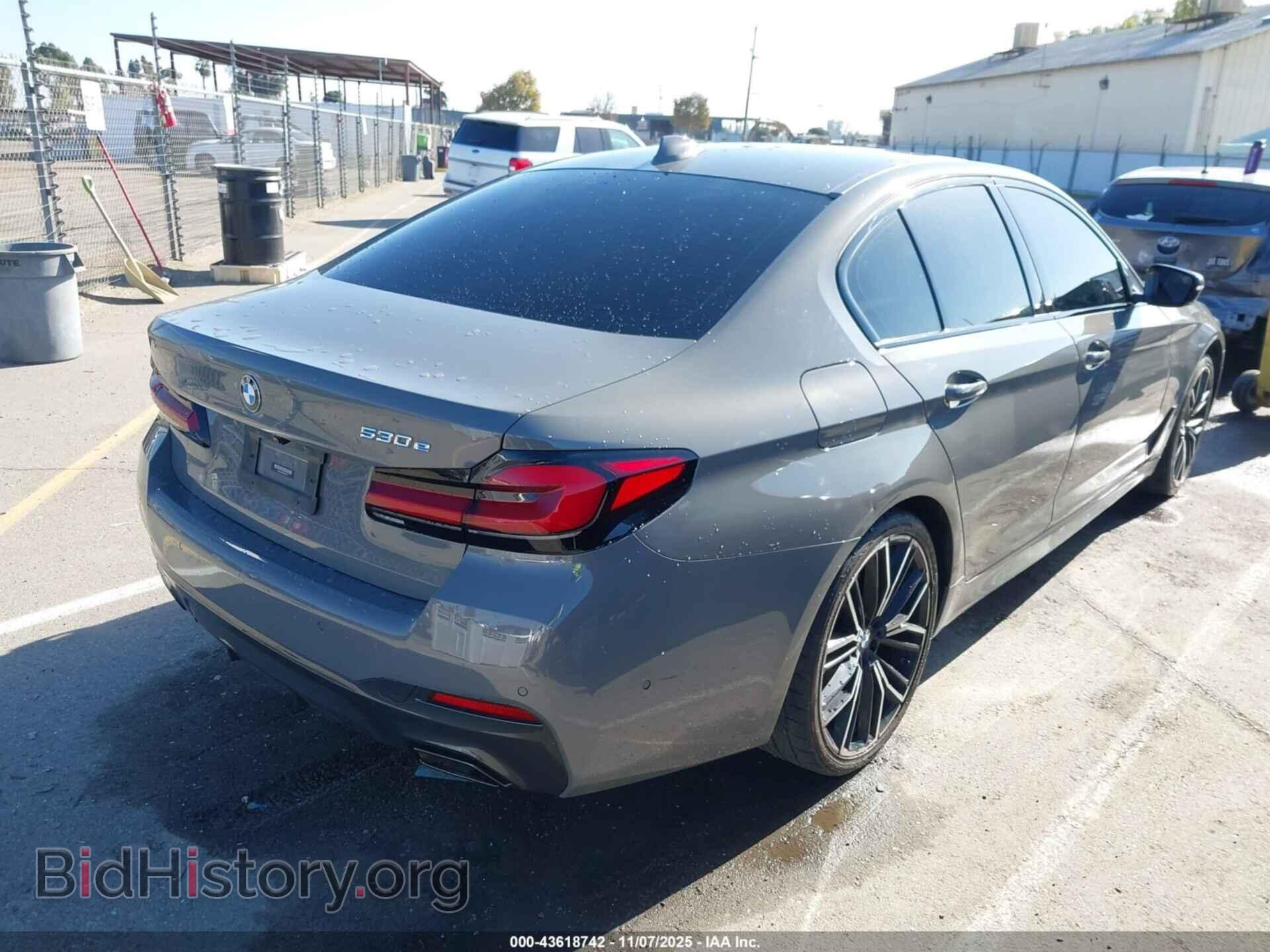 2021 BMW 530E - VIN: WBA13AG08MCG06075 - Фото 4