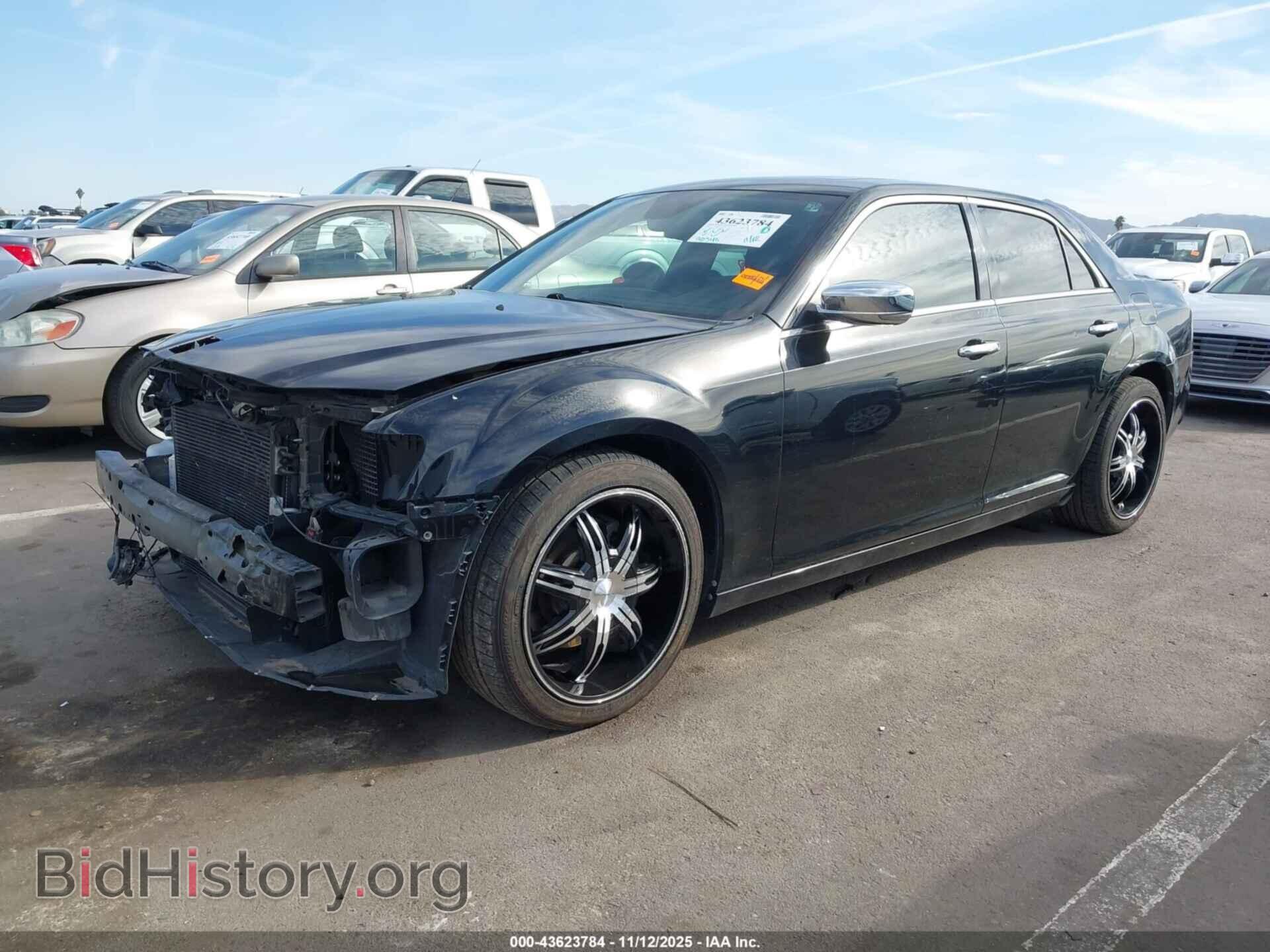 2013 CHRYSLER 300C - VIN: 2C3CCAET6DH585539 - Фото 2