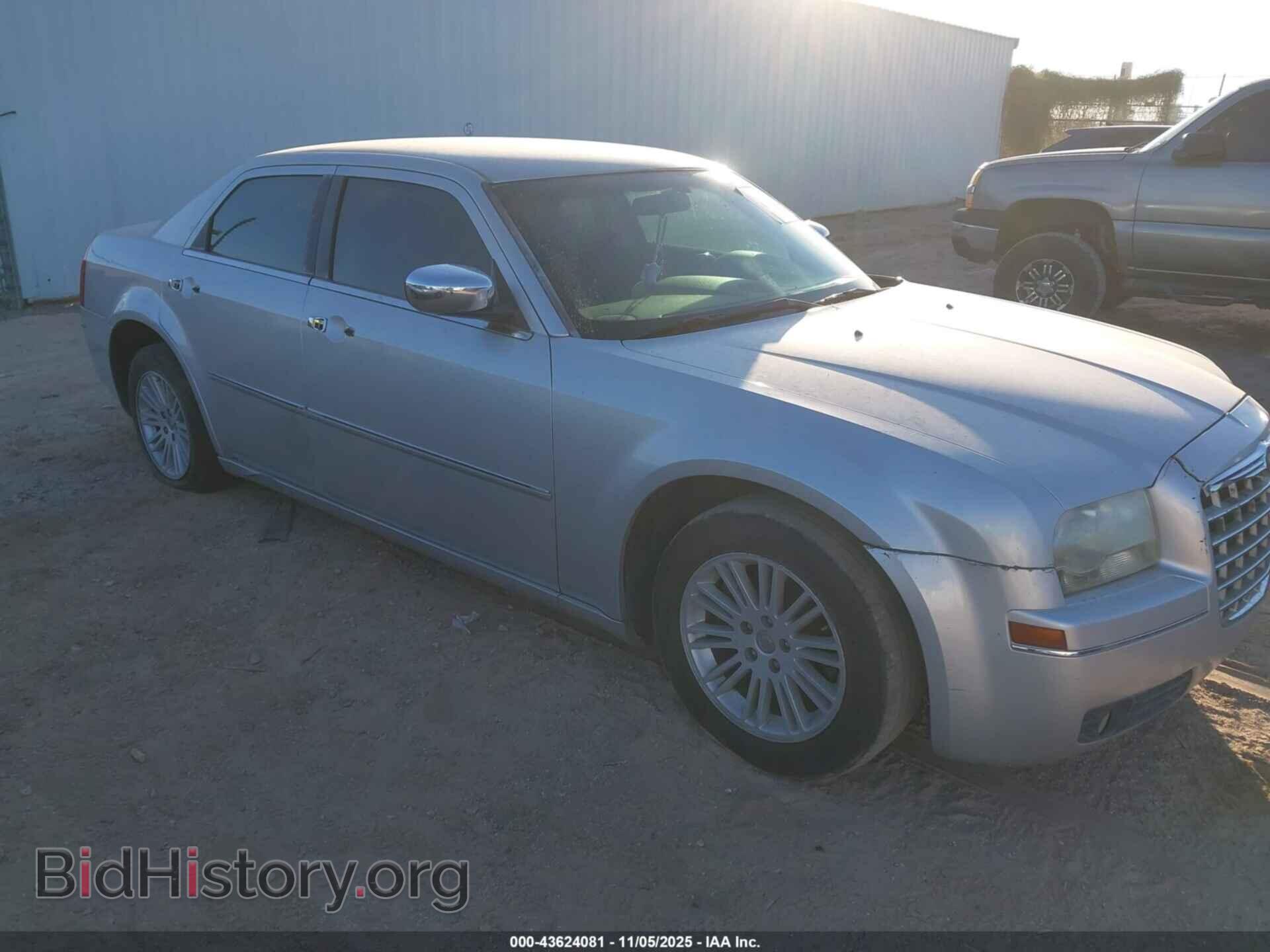 Photo 2C3CA5CV2AH167931 - CHRYSLER 300 2010