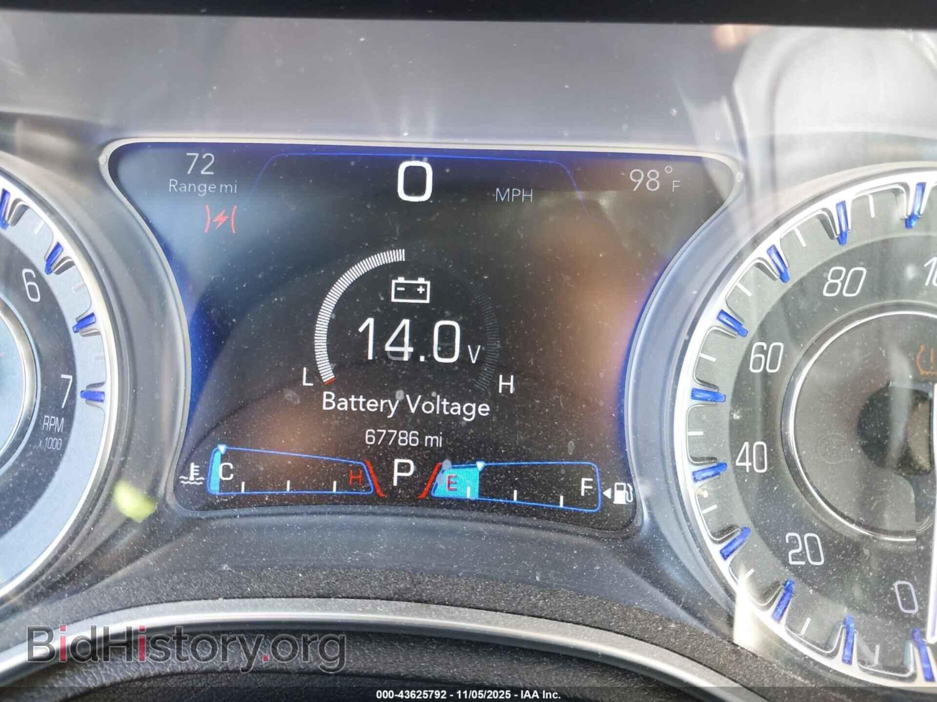 2018 CHRYSLER 300 - VIN: 2C3CCAEG7JH126826 - Фото 7