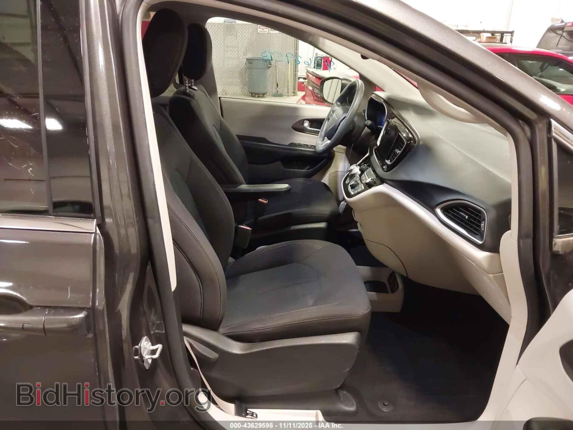 2017 CHRYSLER PACIFICA - VIN: 2C4RC1DG5HR748644 - Фото 5