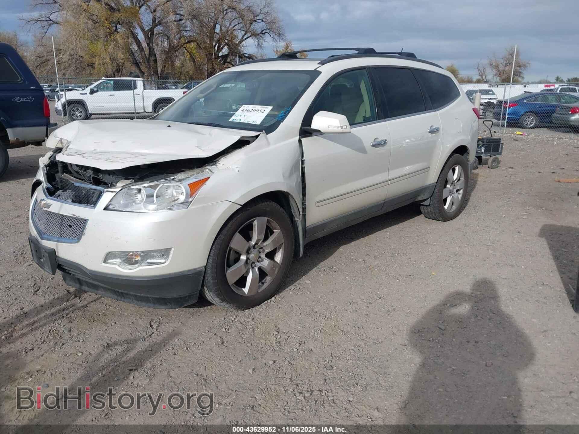 2012 CHEVROLET TRAVERSE - VIN: 1GNKVLED2CJ376972 - Фото 2