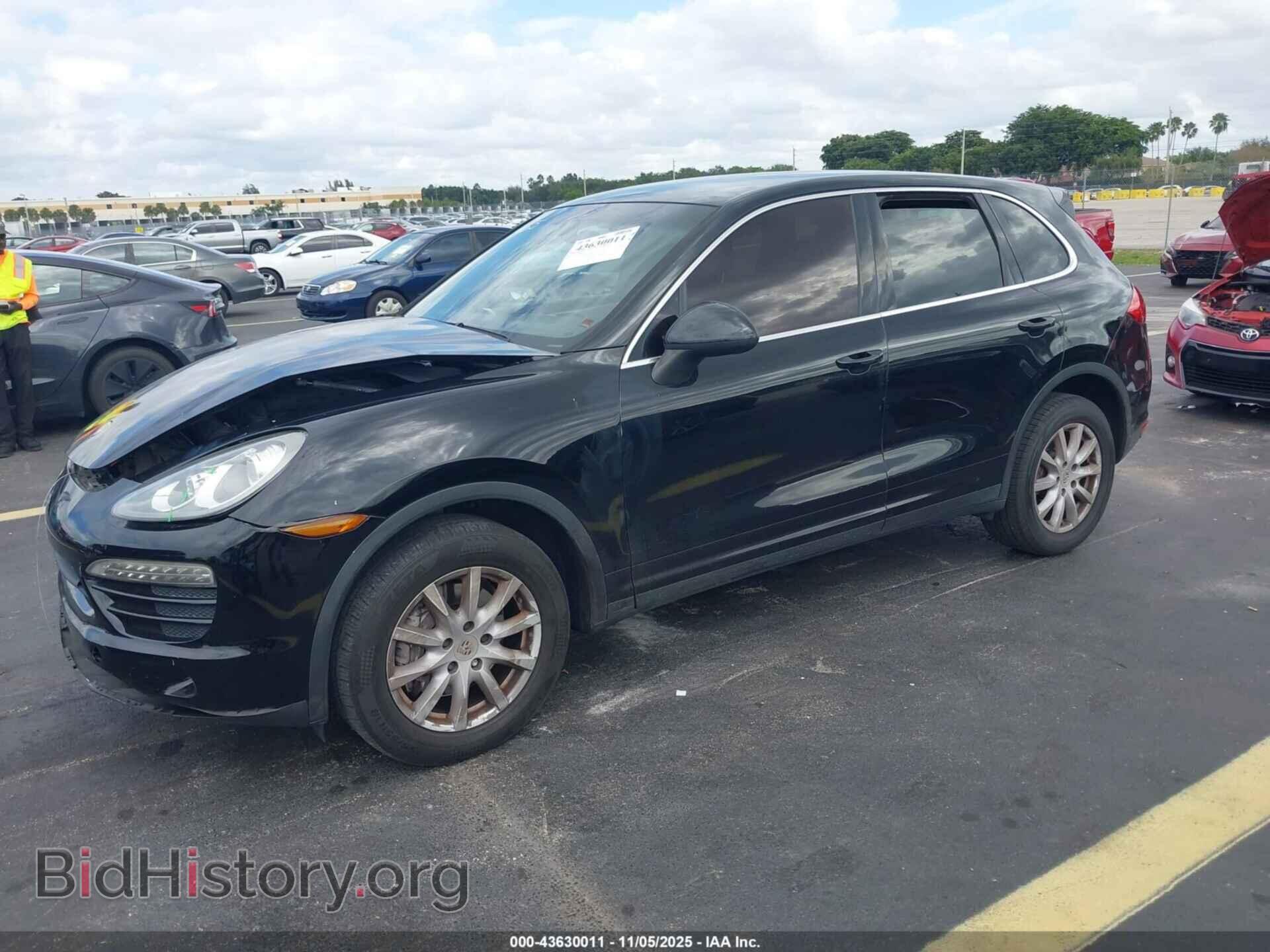 2011 PORSCHE CAYENNE - VIN: WP1AA2A24BLA09765 - Photo 2