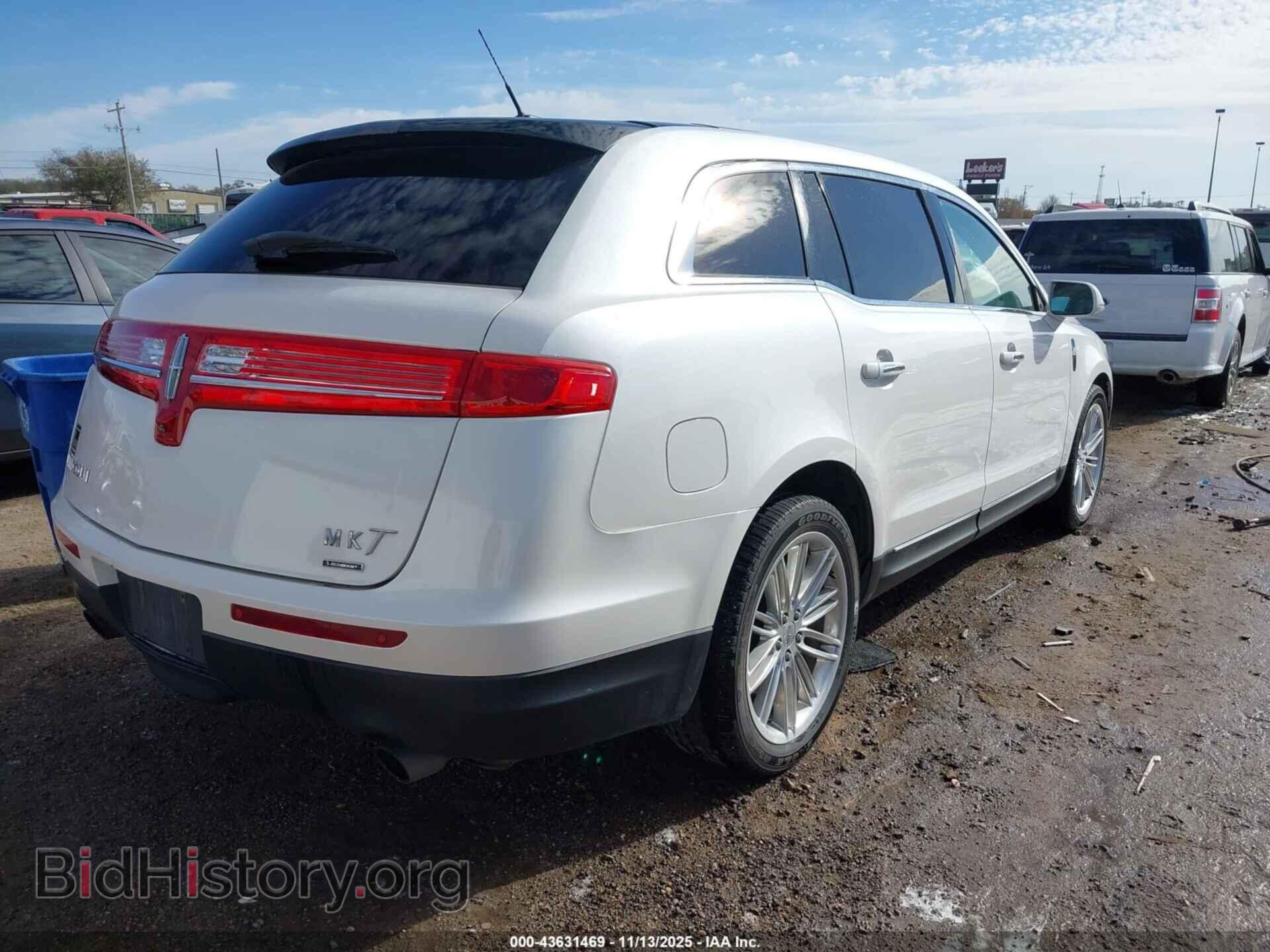 2016 LINCOLN MKT - VIN: 2LMHJ5AT2GBL00525 - Фото 4