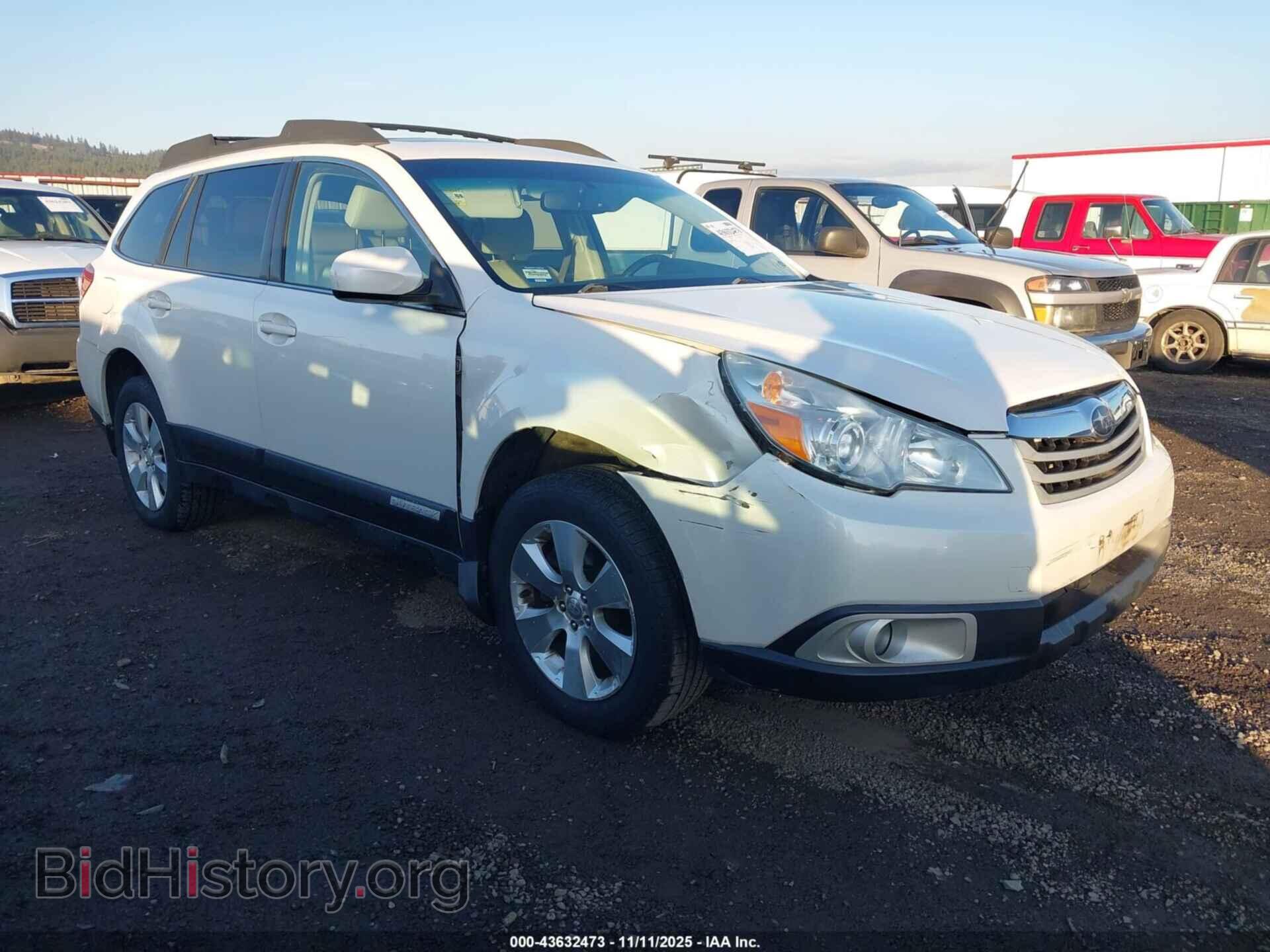 Photo 4S4BRDHC5B2393484 - SUBARU OUTBACK 2011