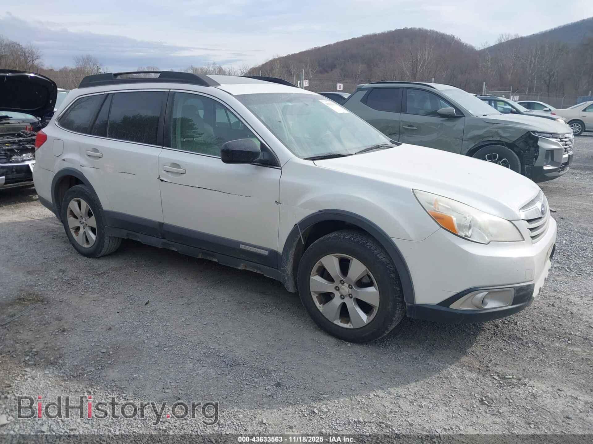 Photo 4S4BRDKC5B2344200 - SUBARU OUTBACK 2011