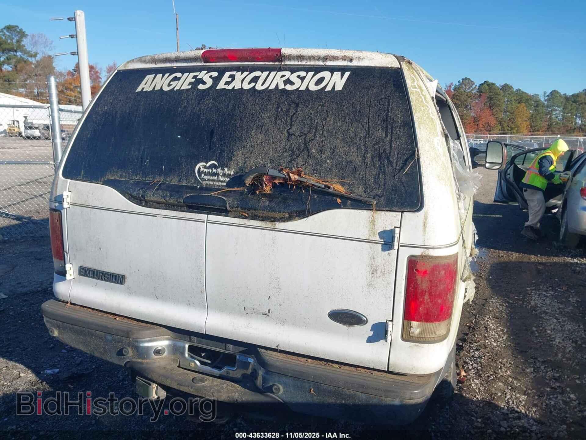 2005 FORD EXCURSION - VIN: 1FMSU41PX5EB36741 - Photo 4