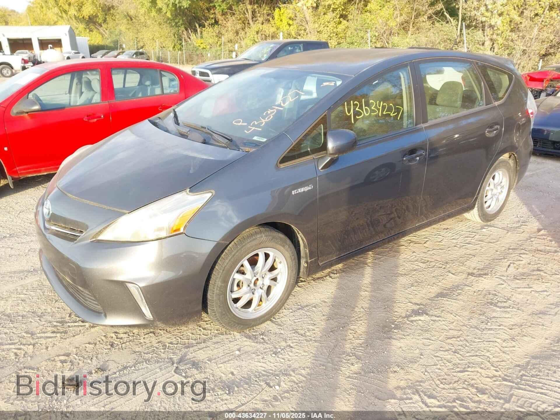 2013 TOYOTA PRIUS V - VIN: JTDZN3EU4D3223569 - Фото 2