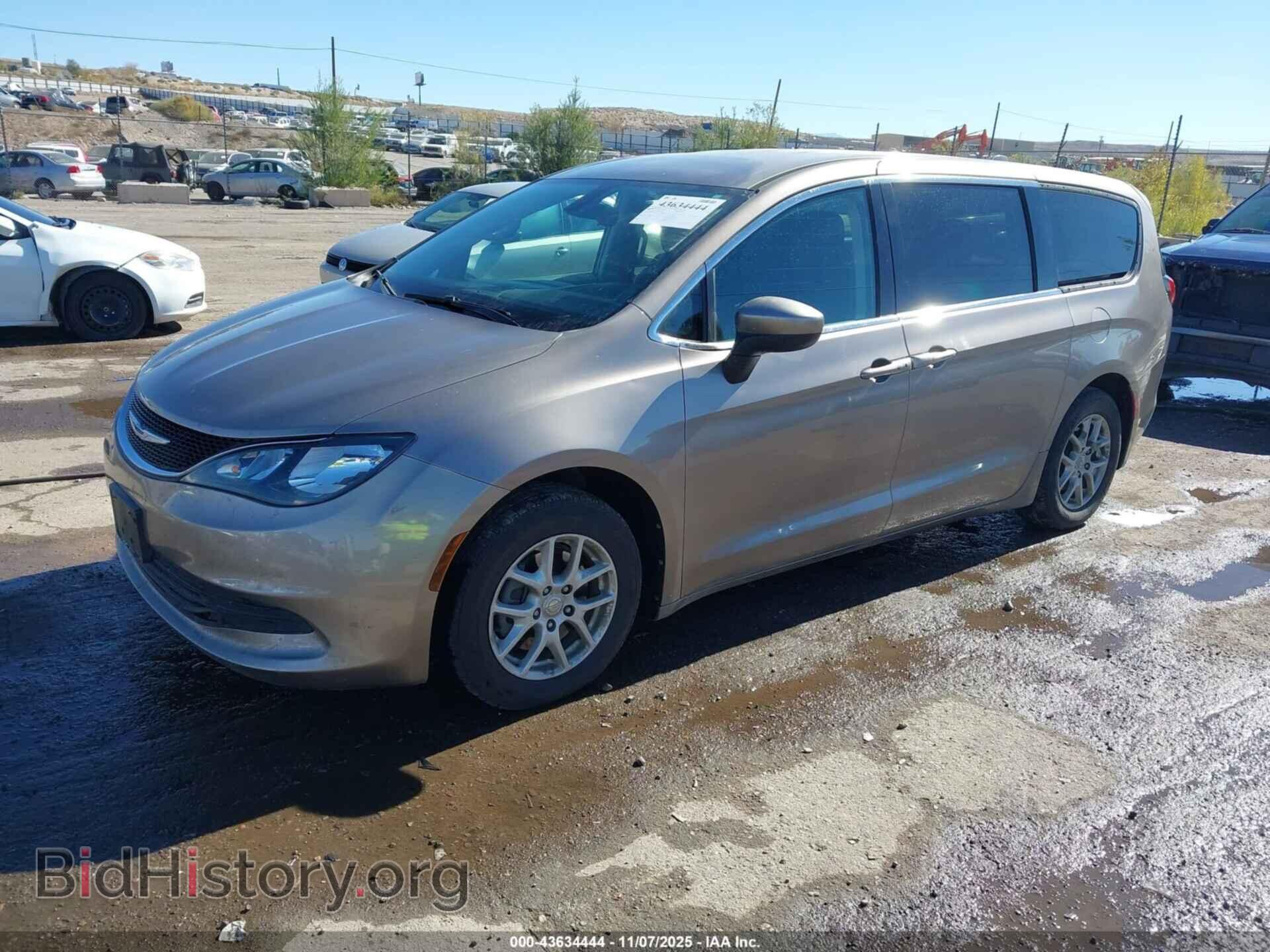 2017 CHRYSLER PACIFICA - VIN: 2C4RC1DG7HR623290 - Photo 2