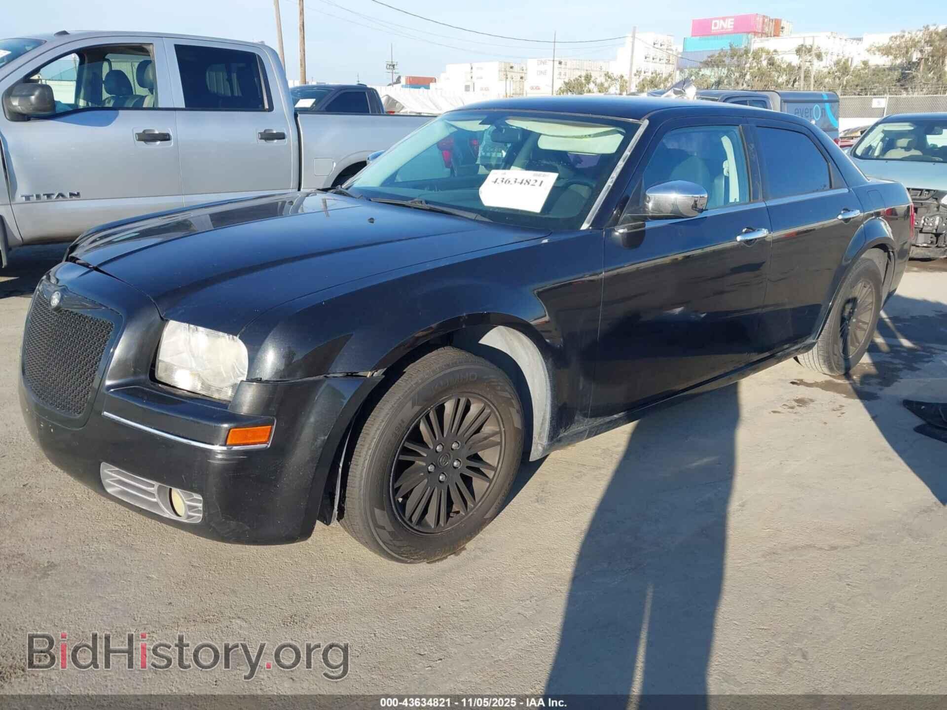 2010 CHRYSLER 300 - VIN: 2C3CA4CD8AH330180 - Фото 2