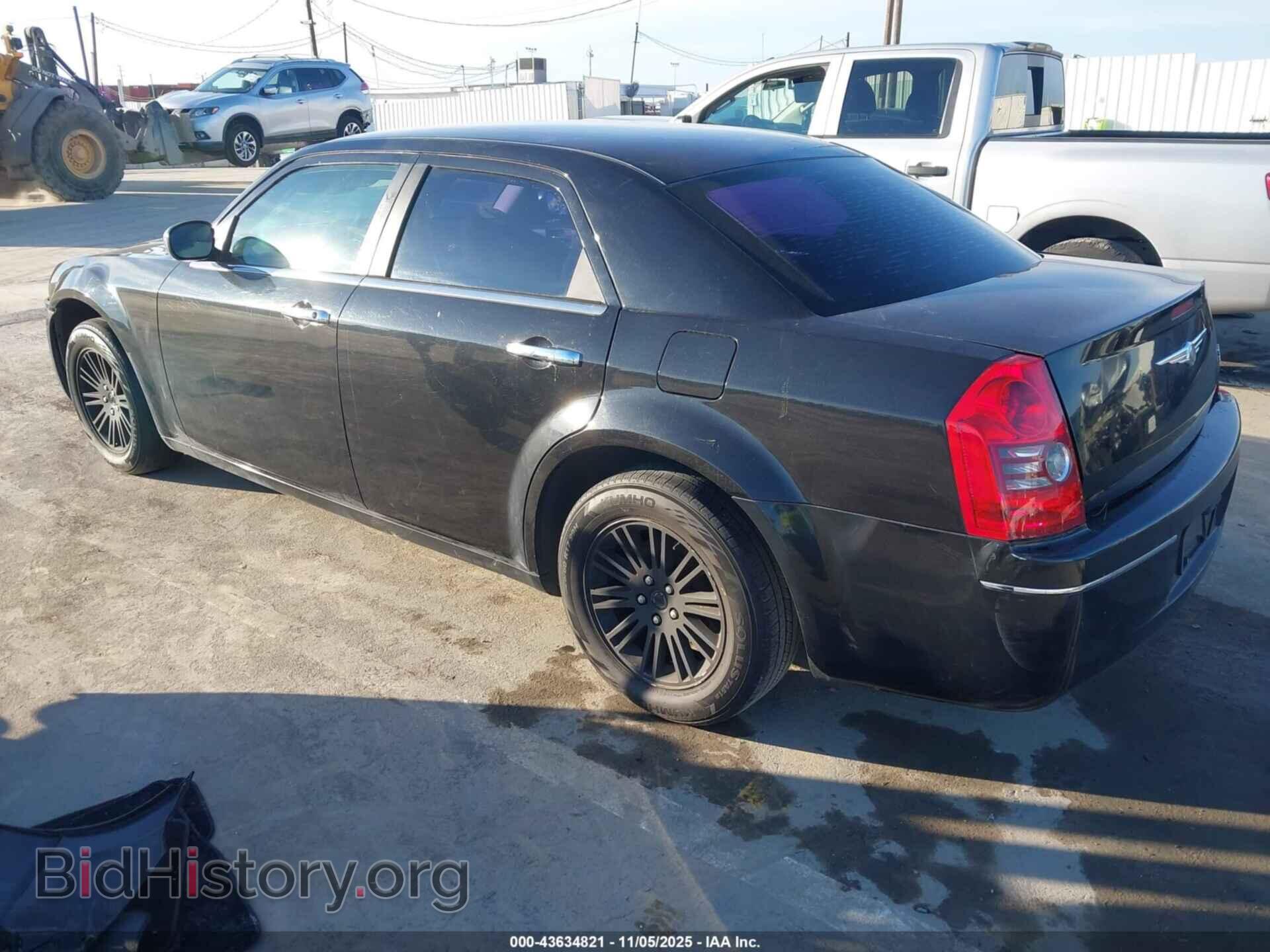 2010 CHRYSLER 300 - VIN: 2C3CA4CD8AH330180 - Фото 3