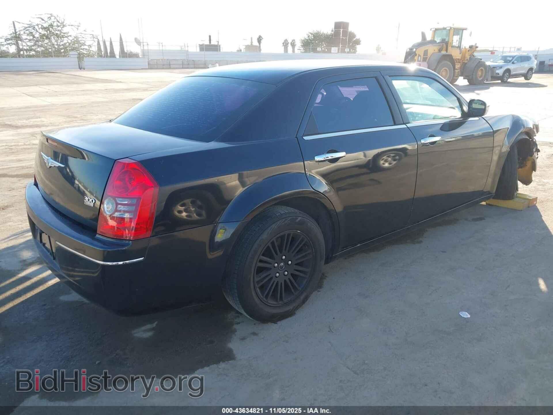 2010 CHRYSLER 300 - VIN: 2C3CA4CD8AH330180 - Фото 4