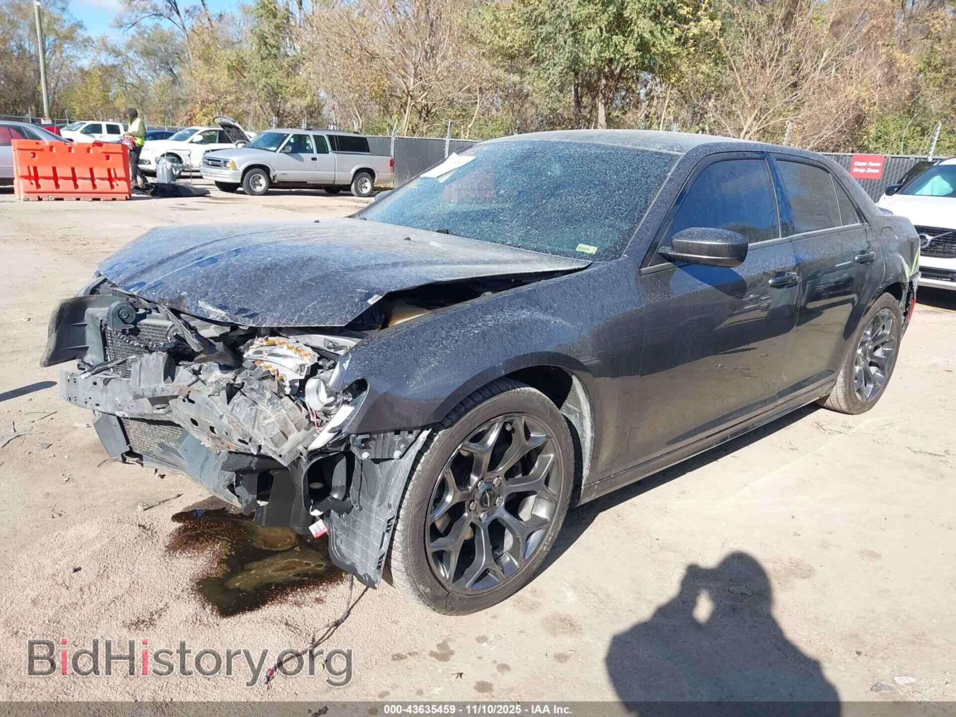 2017 CHRYSLER 300 - VIN: 2C3CCABG9HH664863 - Фото 2