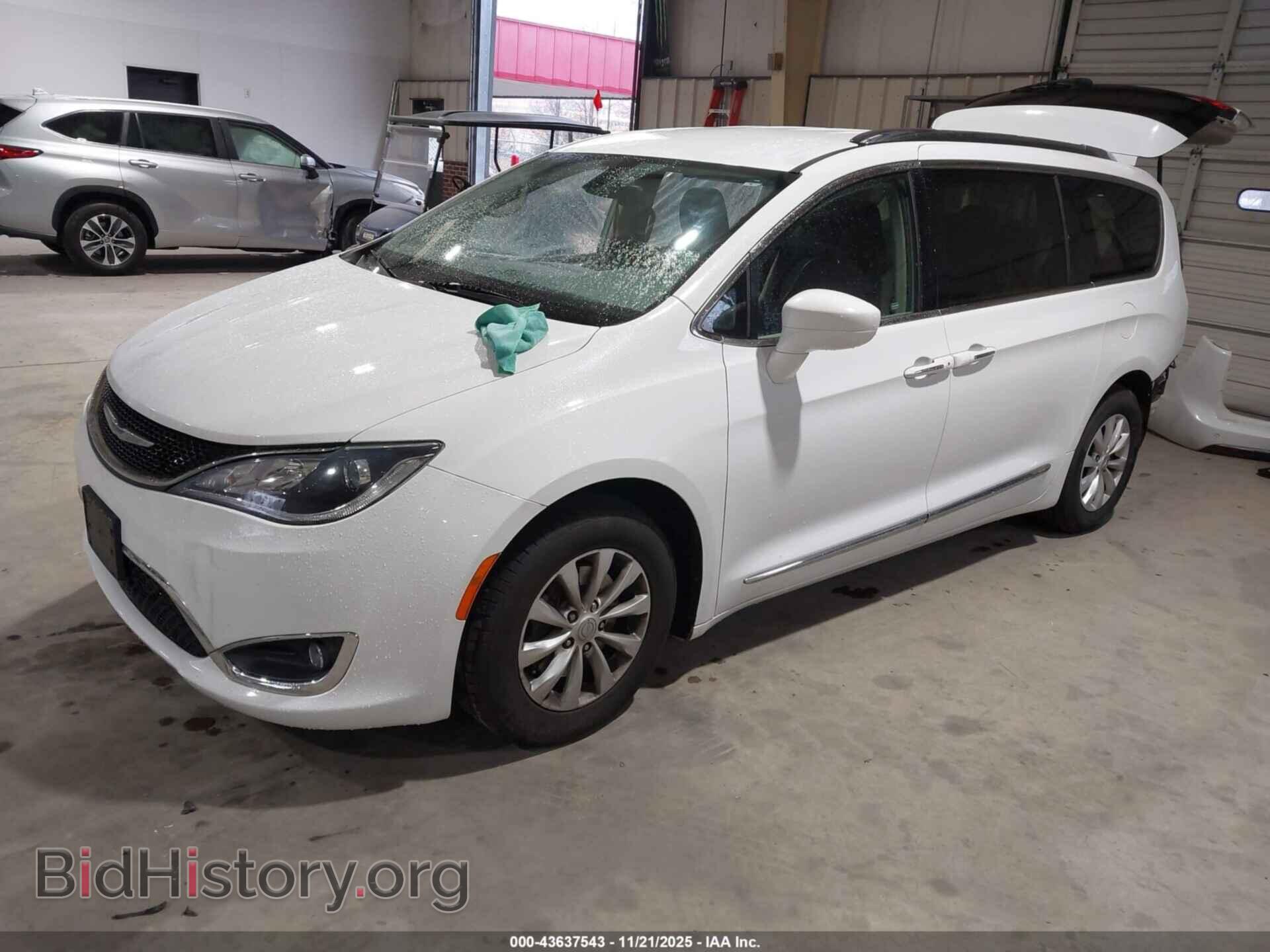 2018 CHRYSLER PACIFICA - VIN: 2C4RC1BG1JR316903 - Фото 2