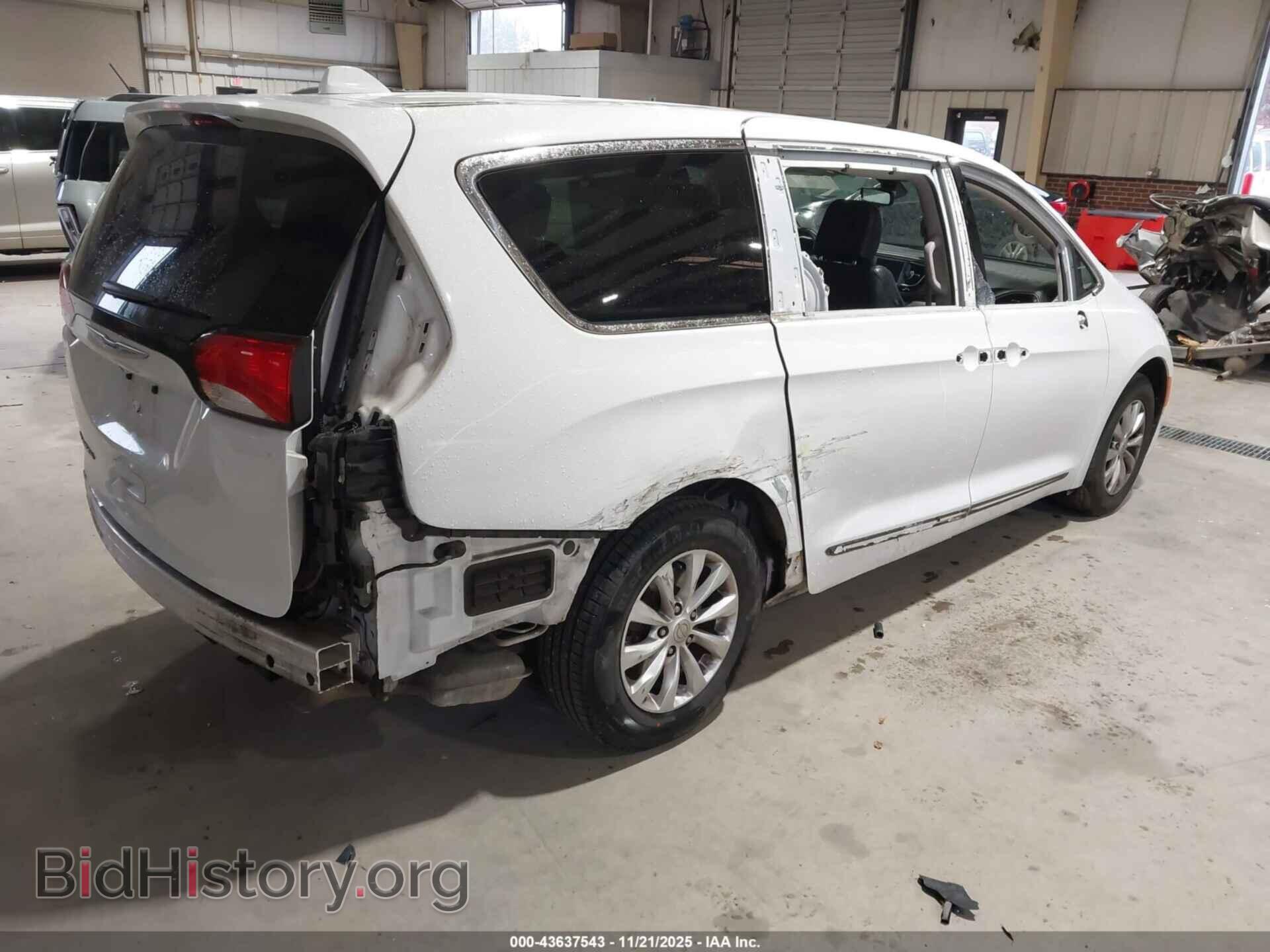 2018 CHRYSLER PACIFICA - VIN: 2C4RC1BG1JR316903 - Фото 4