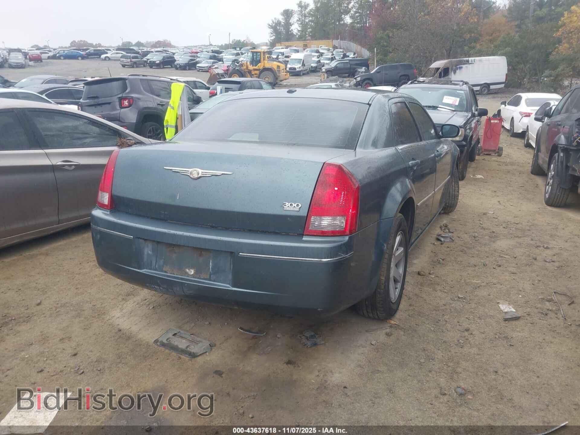 2006 CHRYSLER 300 - VIN: 2C3KA53G86H285700 - Фото 4