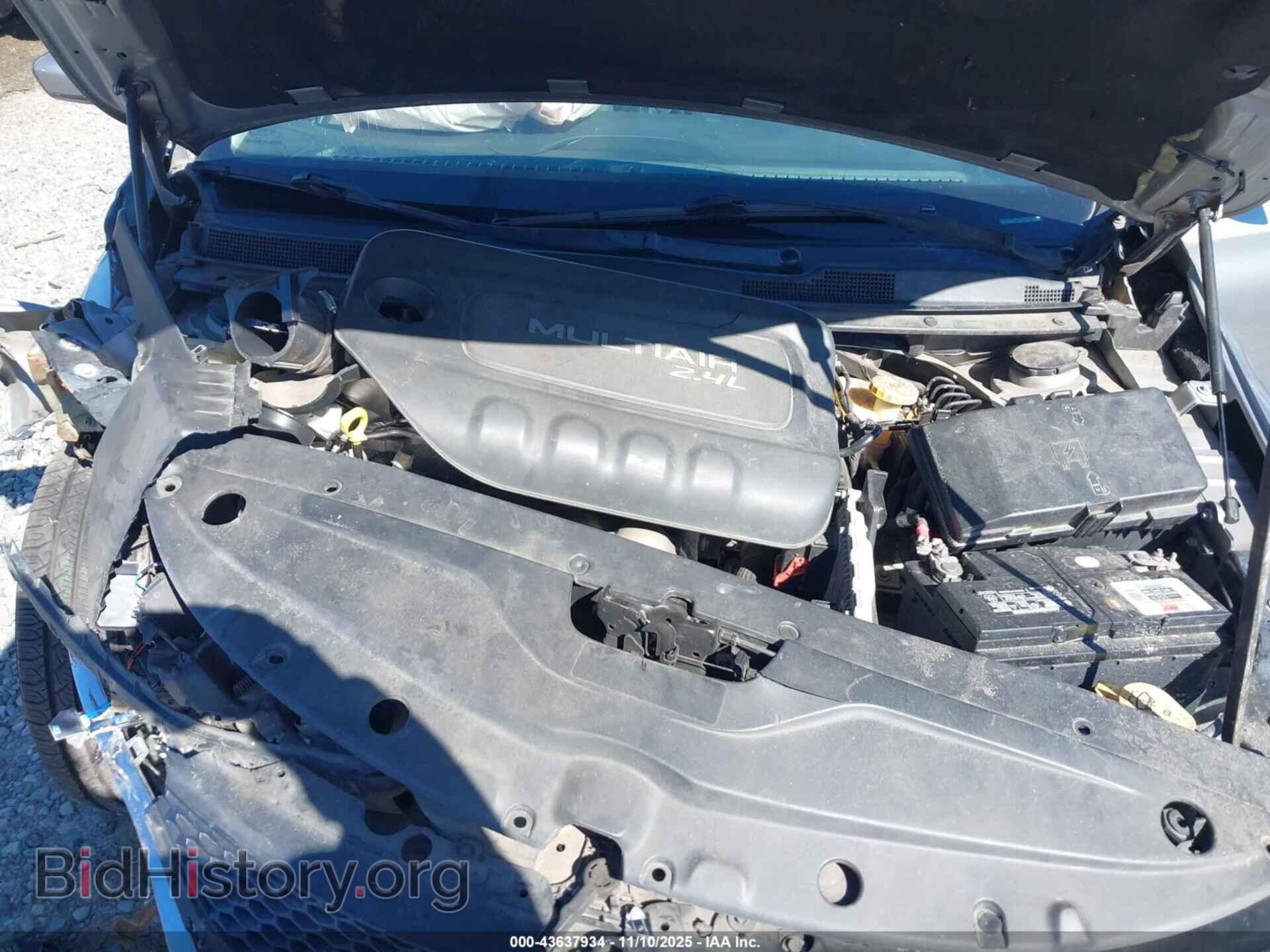 2016 CHRYSLER 200 - VIN: 1C3CCCAB8GN112651 - Фото 10