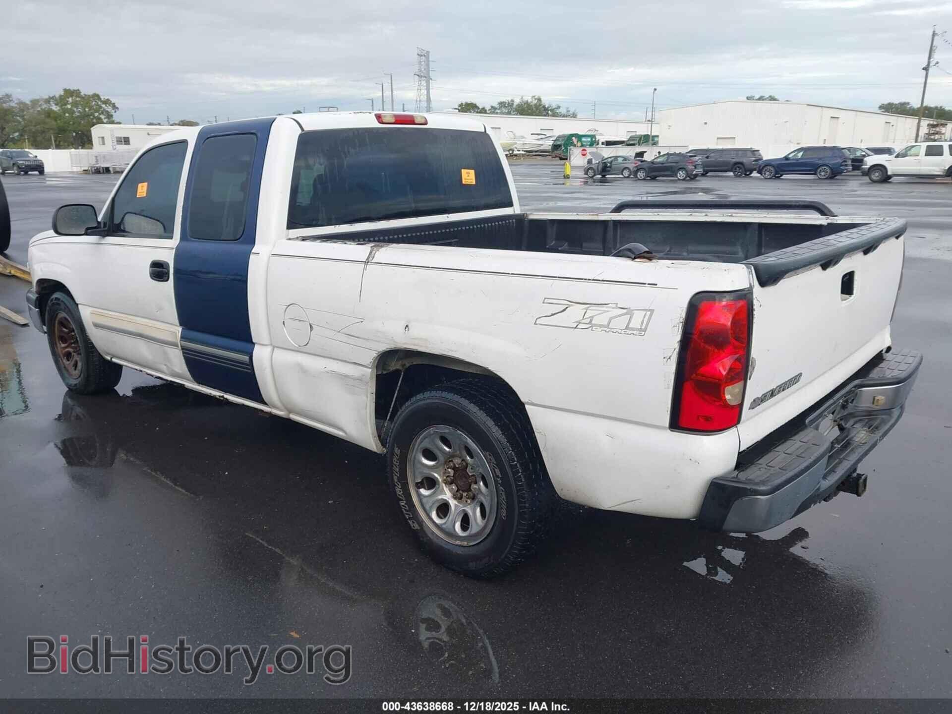 2006 CHEVROLET SILVERADO 1500 - VIN: 2GCEC19V261281281 - Фото 3