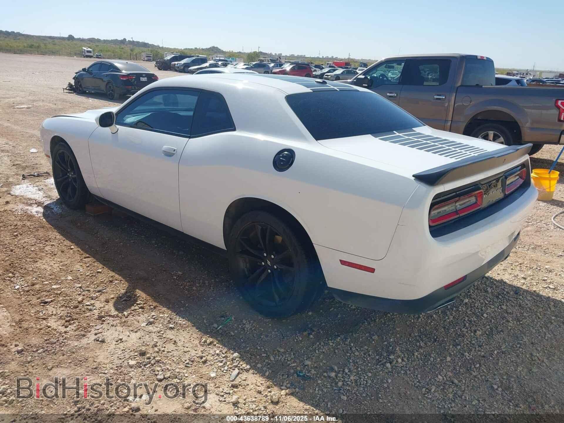 2018 DODGE CHALLENGER - VIN: 2C3CDZAGXJH305203 - Фото 3