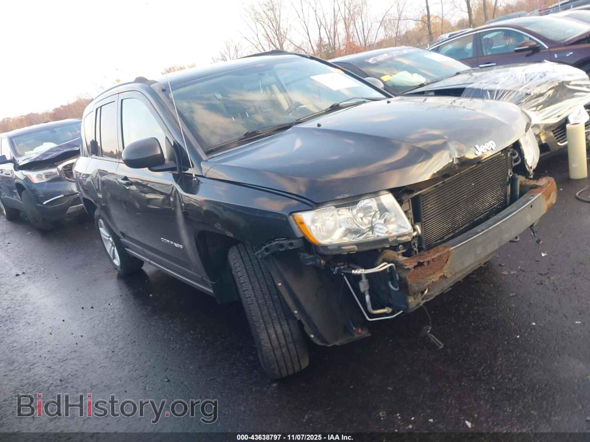Photo 1J4NT1FB6BD213892 - JEEP COMPASS 2011