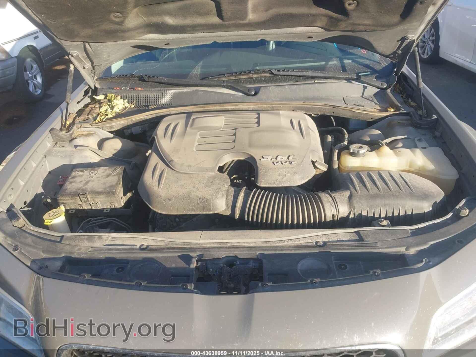 2018 CHRYSLER 300 - VIN: 2C3CCAKG3JH165238 - Фото 10