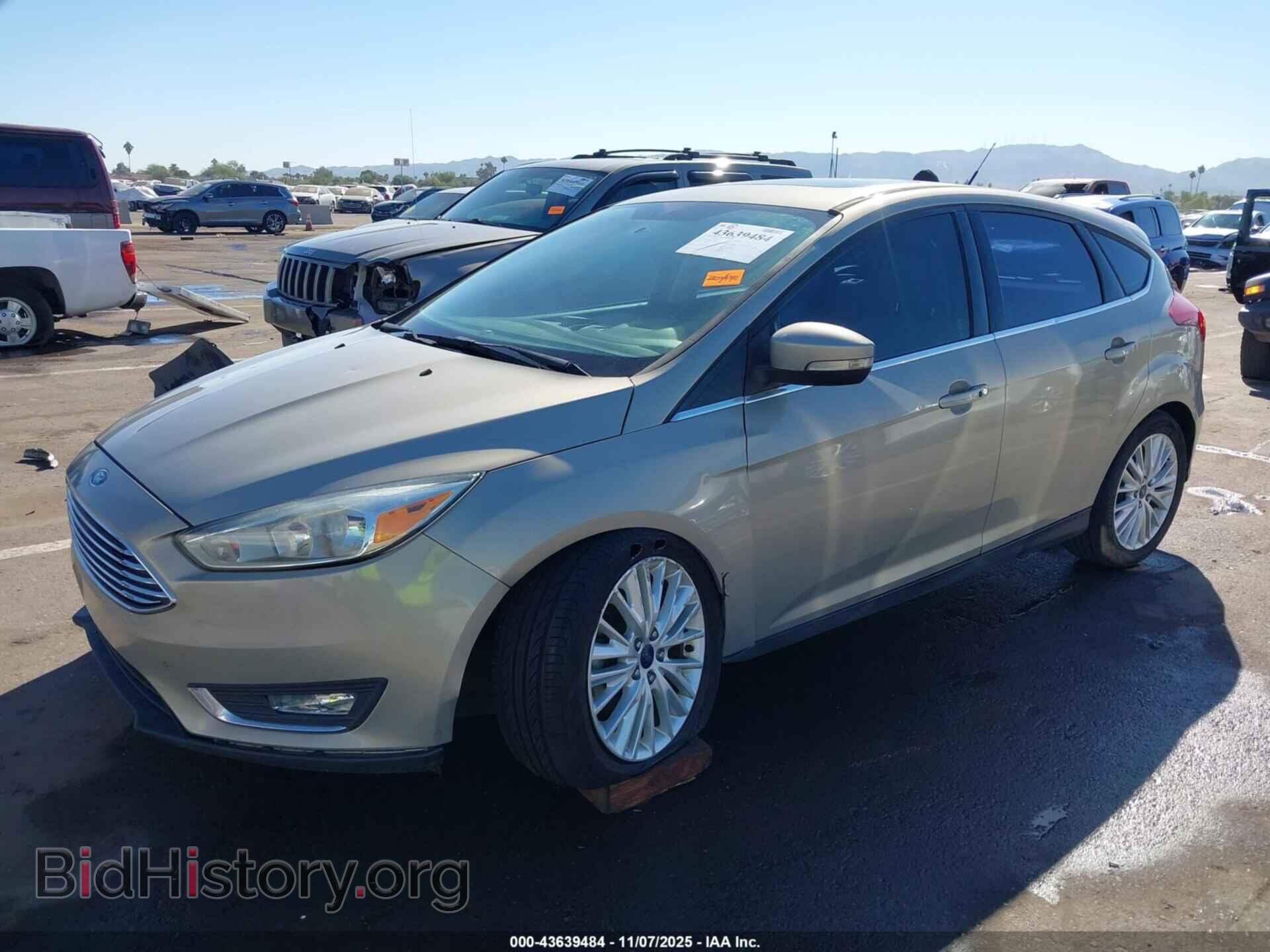 2016 FORD FOCUS - VIN: 1FADP3N23GL388610 - Фото 2