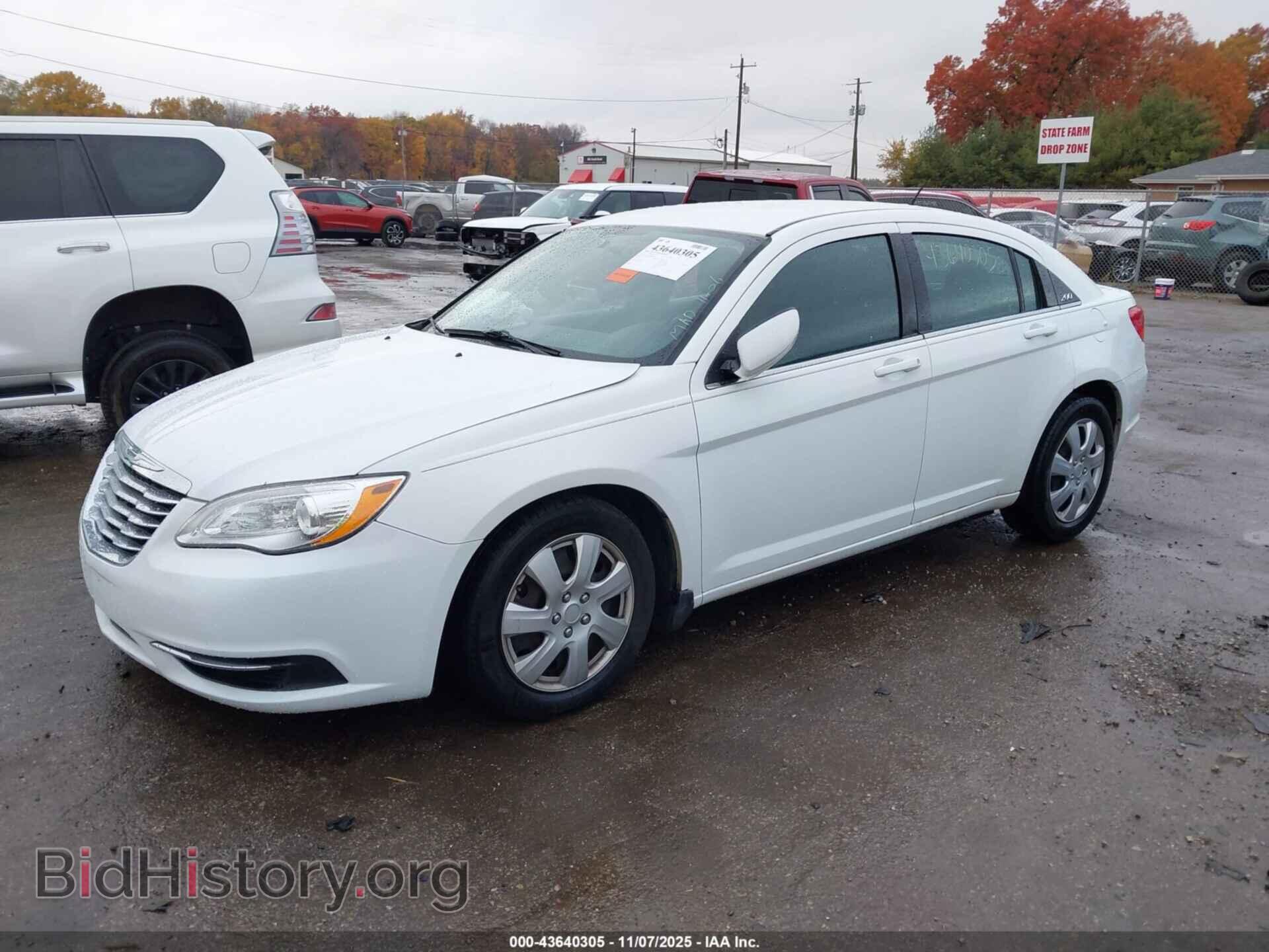 2013 CHRYSLER 200 - VIN: 1C3CCBAB9DN641032 - Фото 2