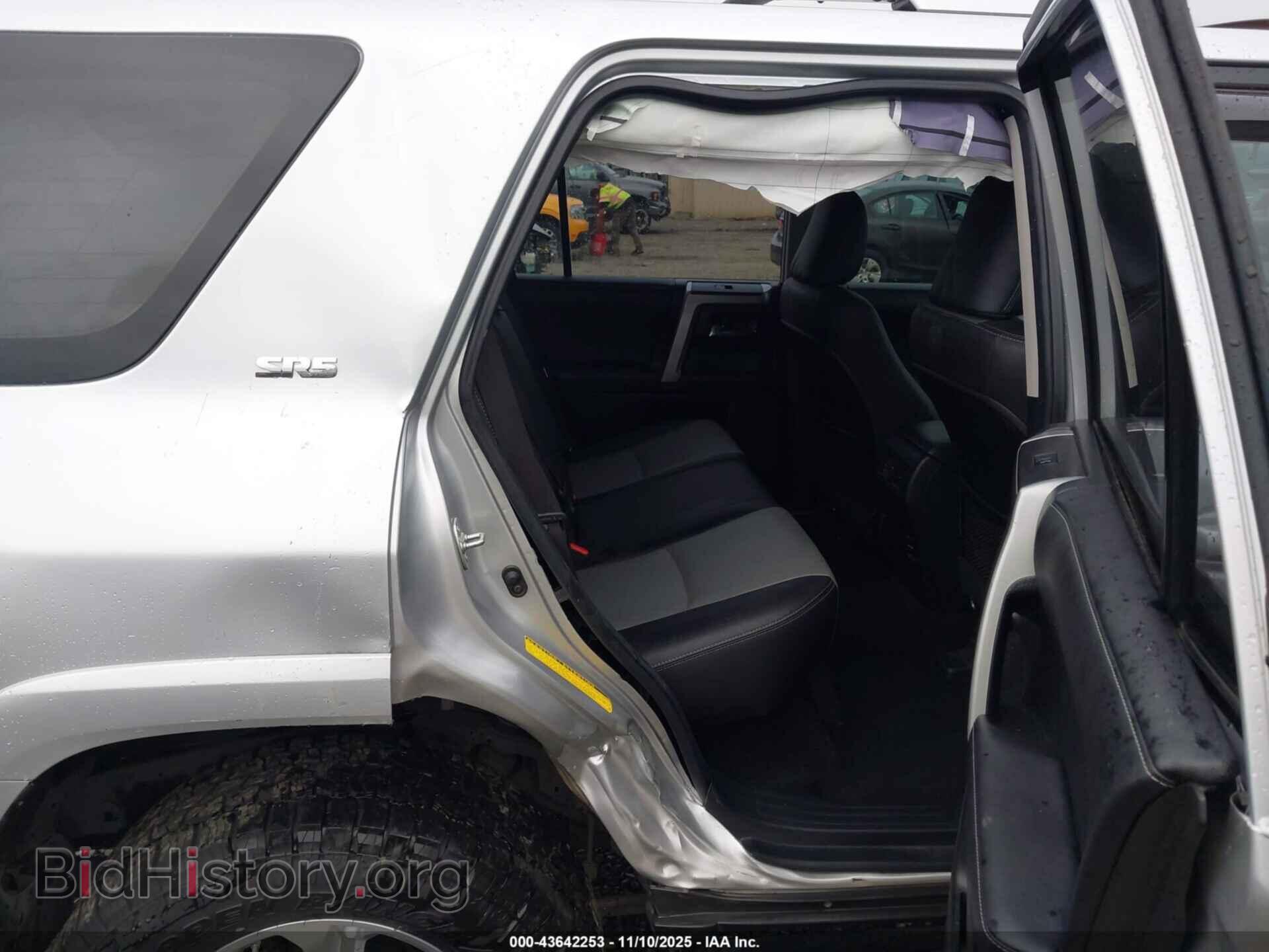 2018 TOYOTA 4RUNNER - VIN: JTEBU5JR9J5515215 - Фото 8