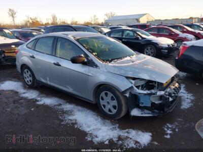 2016 Ford FOCUS S, серебристый — VIN 1FADP3E23GL403767, IAAI