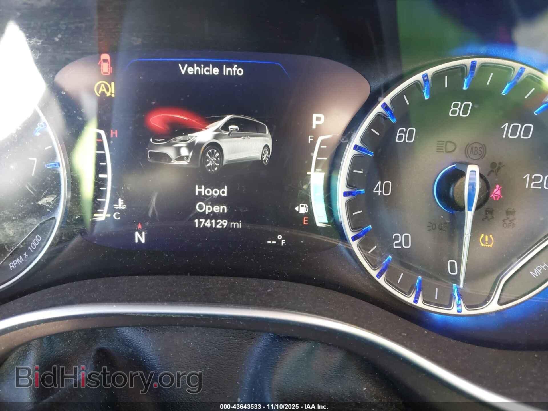 2018 CHRYSLER PACIFICA - VIN: 2C4RC1EG0JR228226 - Фото 16