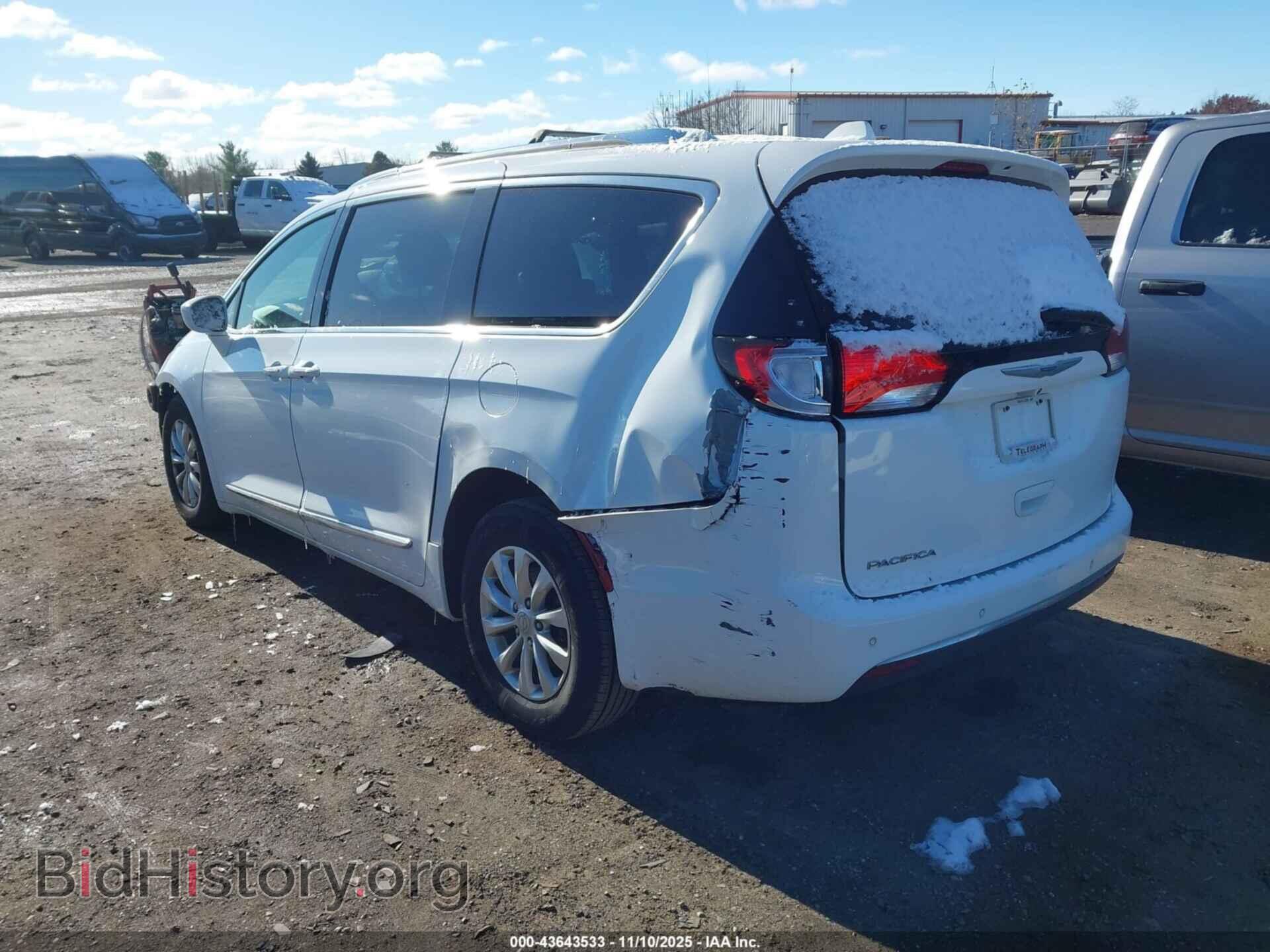2018 CHRYSLER PACIFICA - VIN: 2C4RC1EG0JR228226 - Фото 3