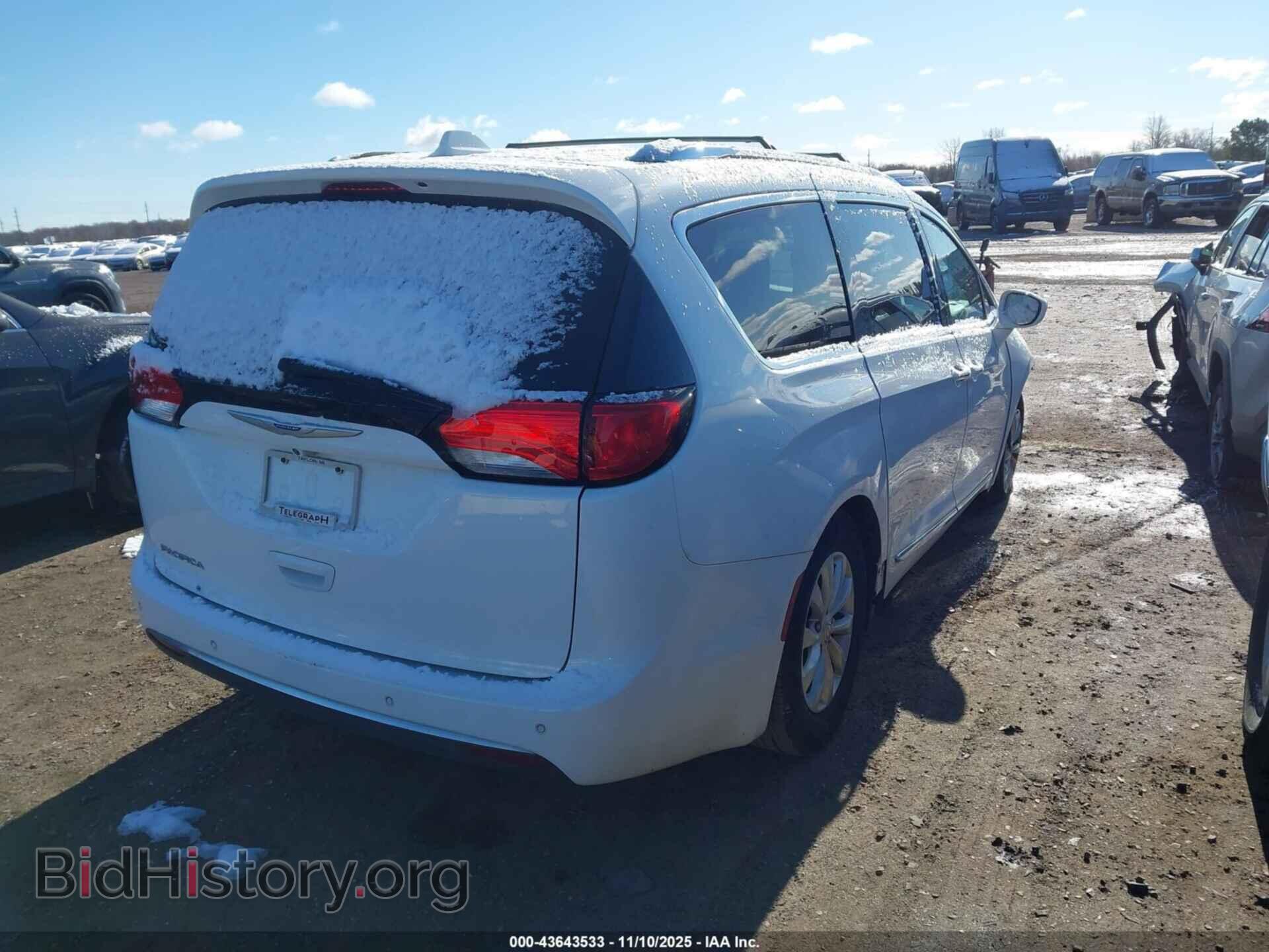 2018 CHRYSLER PACIFICA - VIN: 2C4RC1EG0JR228226 - Фото 4