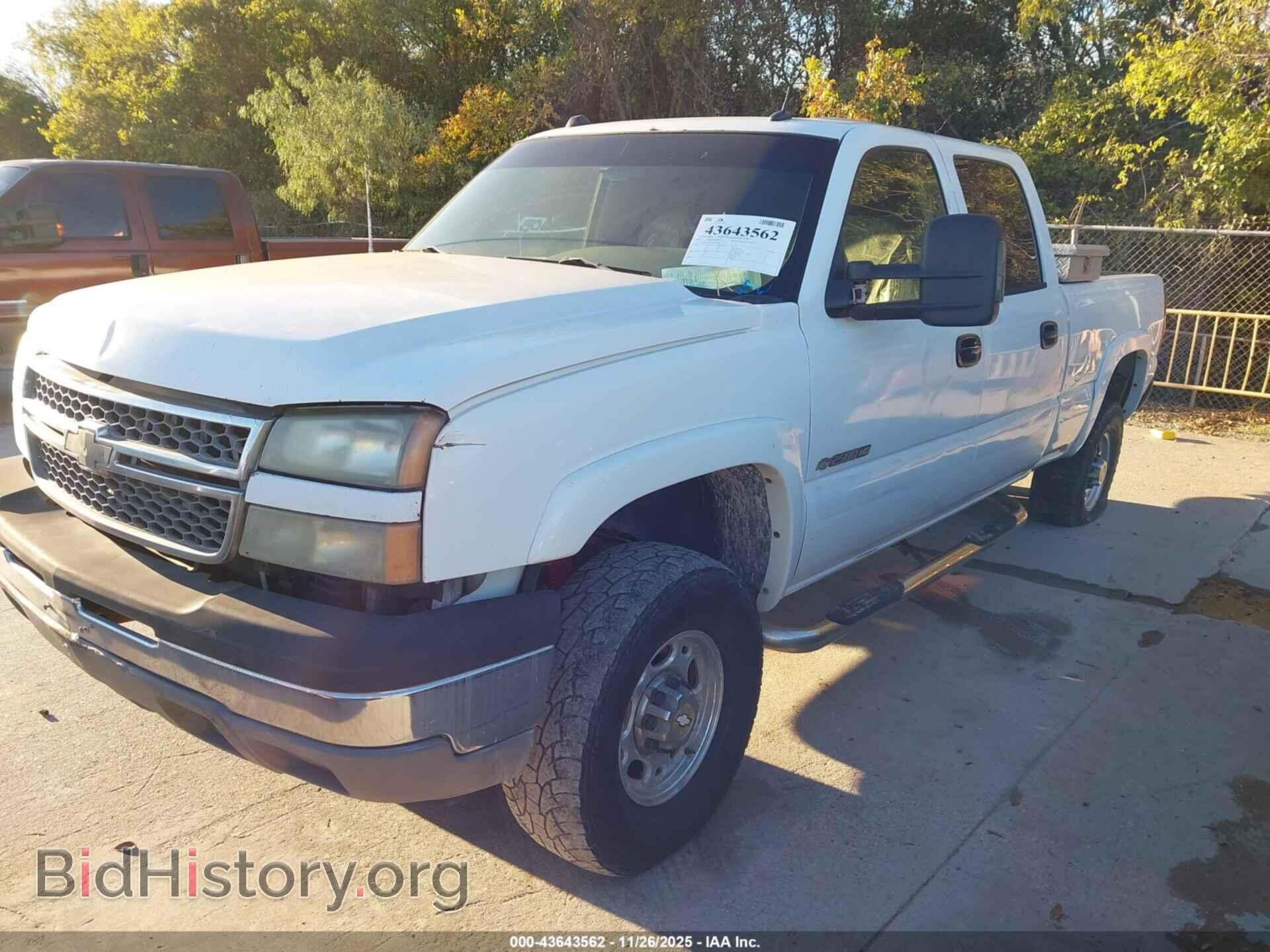 2005 CHEVROLET SILVERADO 2500HD - VIN: 1GCHC23U75F883040 - Фото 2