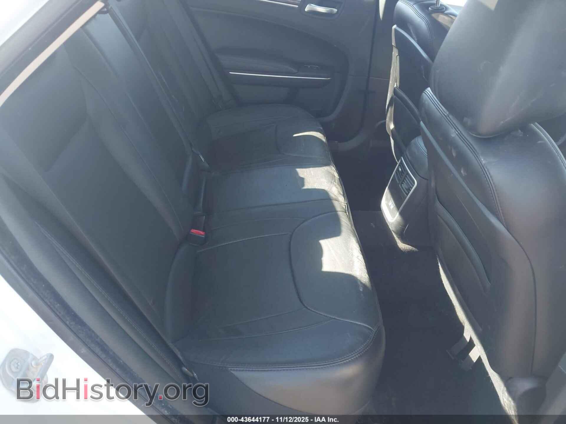 2018 CHRYSLER 300 - VIN: 2C3CCAAG2JH191282 - Фото 8