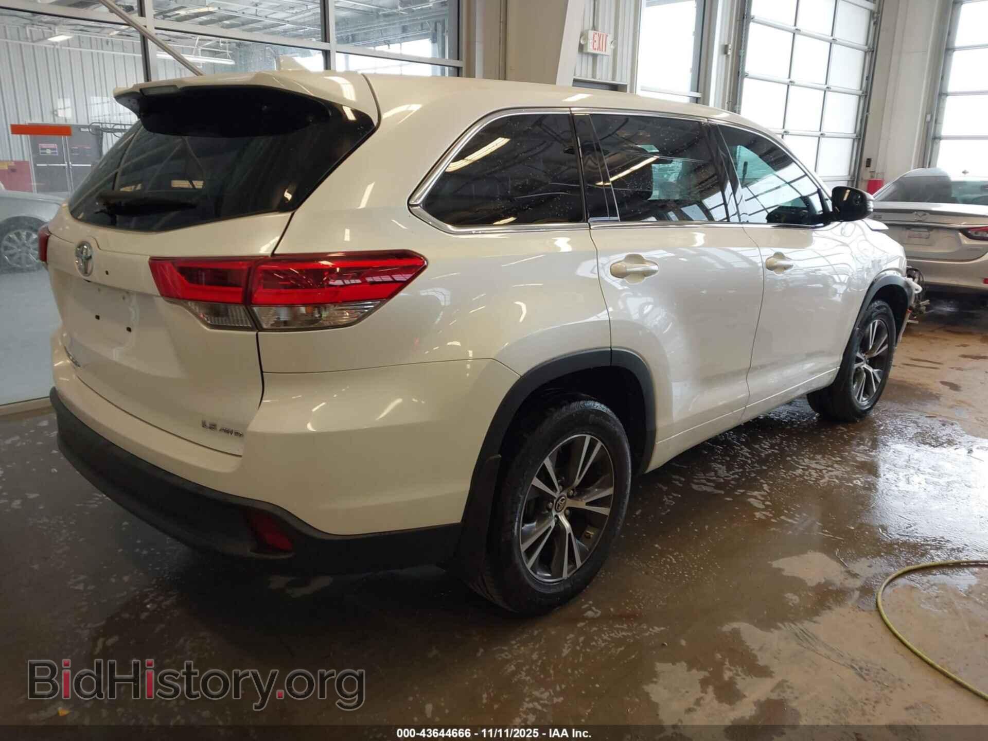 2017 TOYOTA HIGHLANDER - VIN: 5TDBZRFH8HS432814 - Фото 4