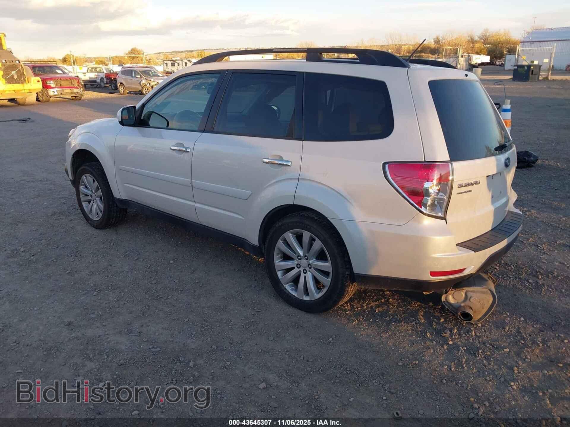 2011 SUBARU FORESTER - VIN: JF2SHAEC2BH762777 - Фото 3