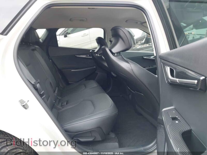 2022 Kia EV6 (VIN KNDC34LA1N5071119) — photo 8 of 18