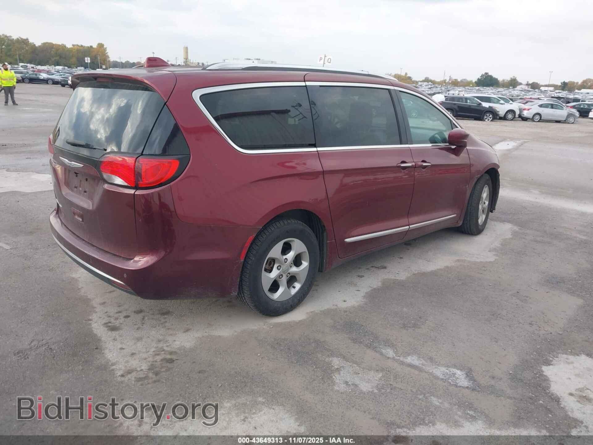 2017 CHRYSLER PACIFICA - VIN: 2C4RC1EG8HR653042 - Фото 4