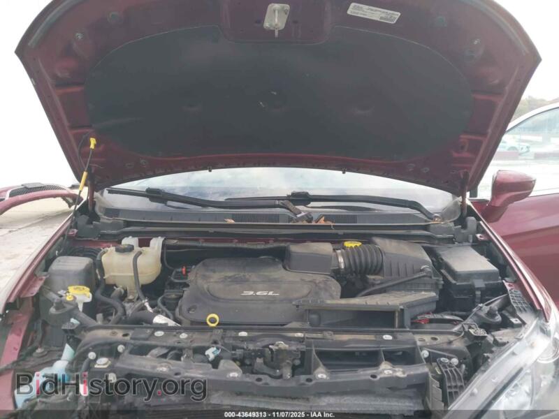 2017 Chrysler PACIFICA (VIN 2C4RC1EG8HR653042) — photo 10 of 21