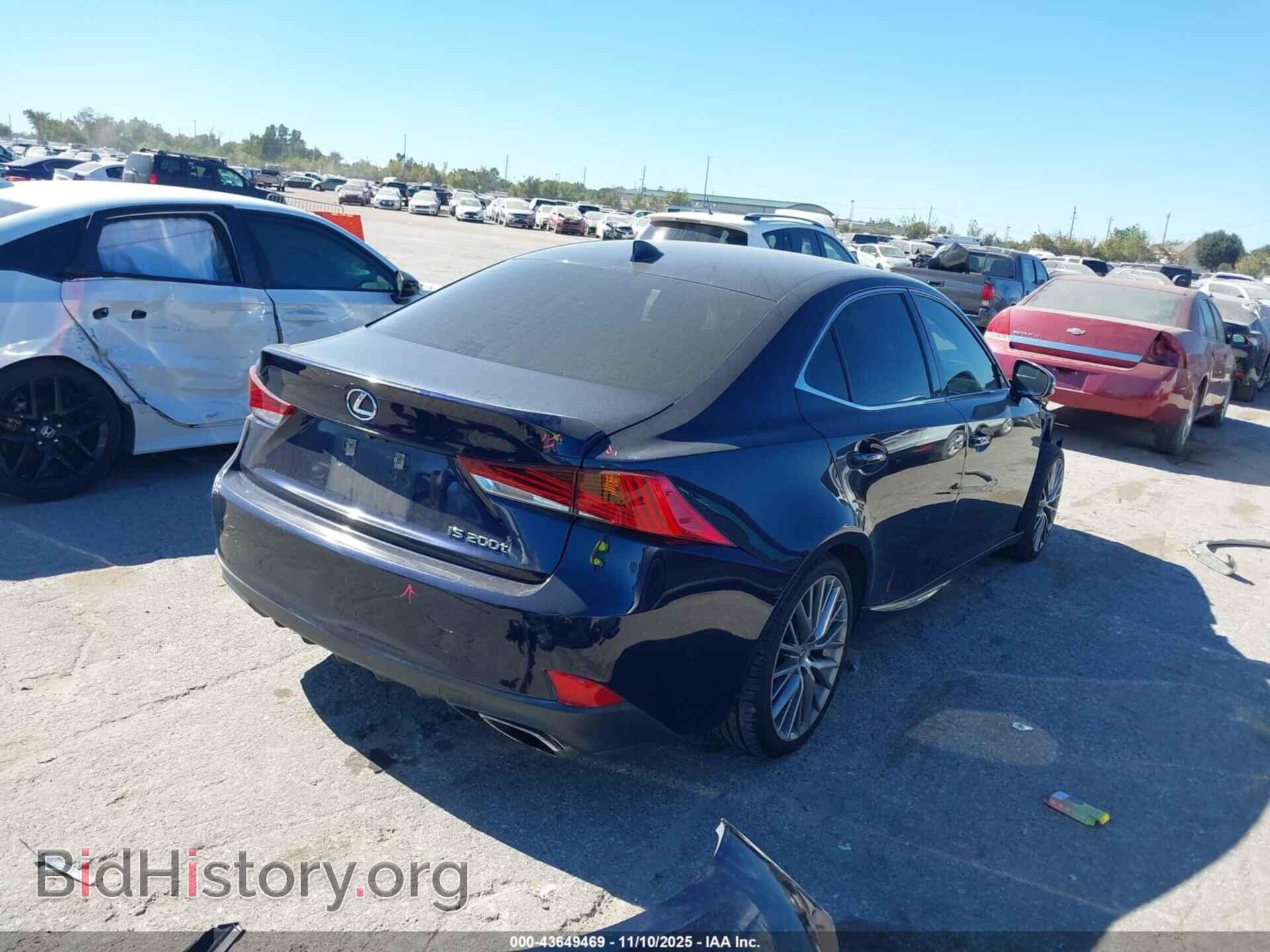 2017 LEXUS IS 200T - VIN: JTHBA1D29H5051386 - Фото 4
