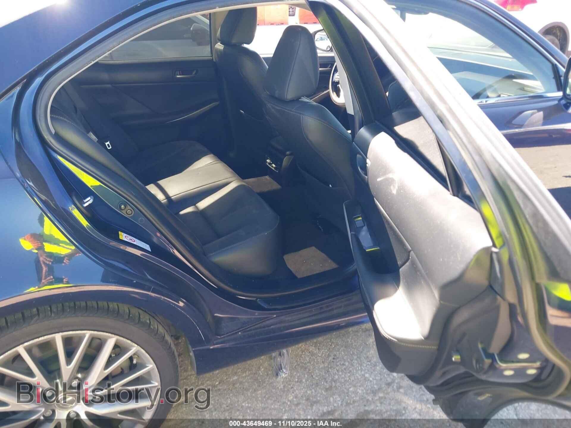 2017 LEXUS IS 200T - VIN: JTHBA1D29H5051386 - Фото 8