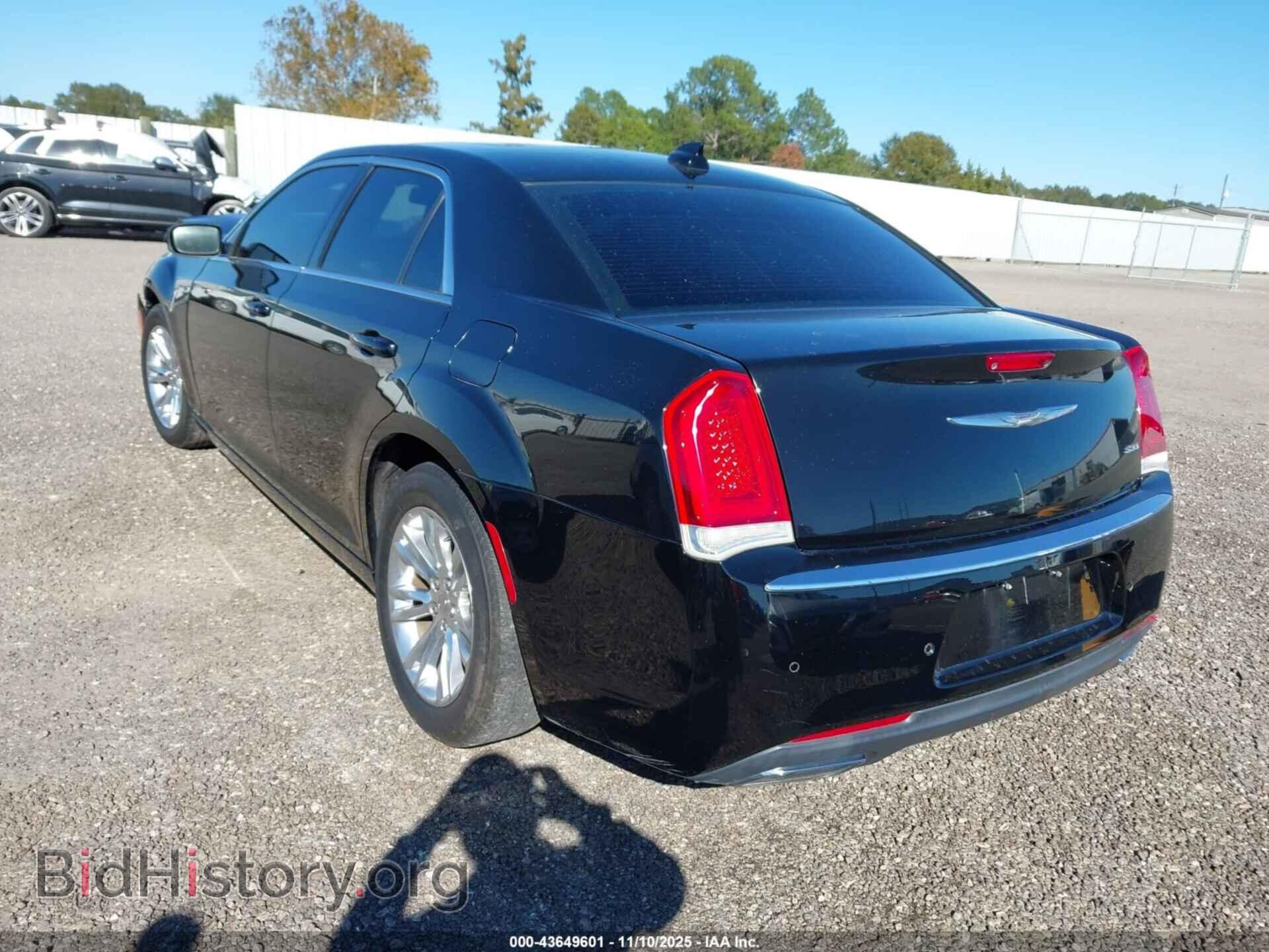 2016 CHRYSLER 300 - VIN: 2C3CCAAG0GH304624 - Фото 3
