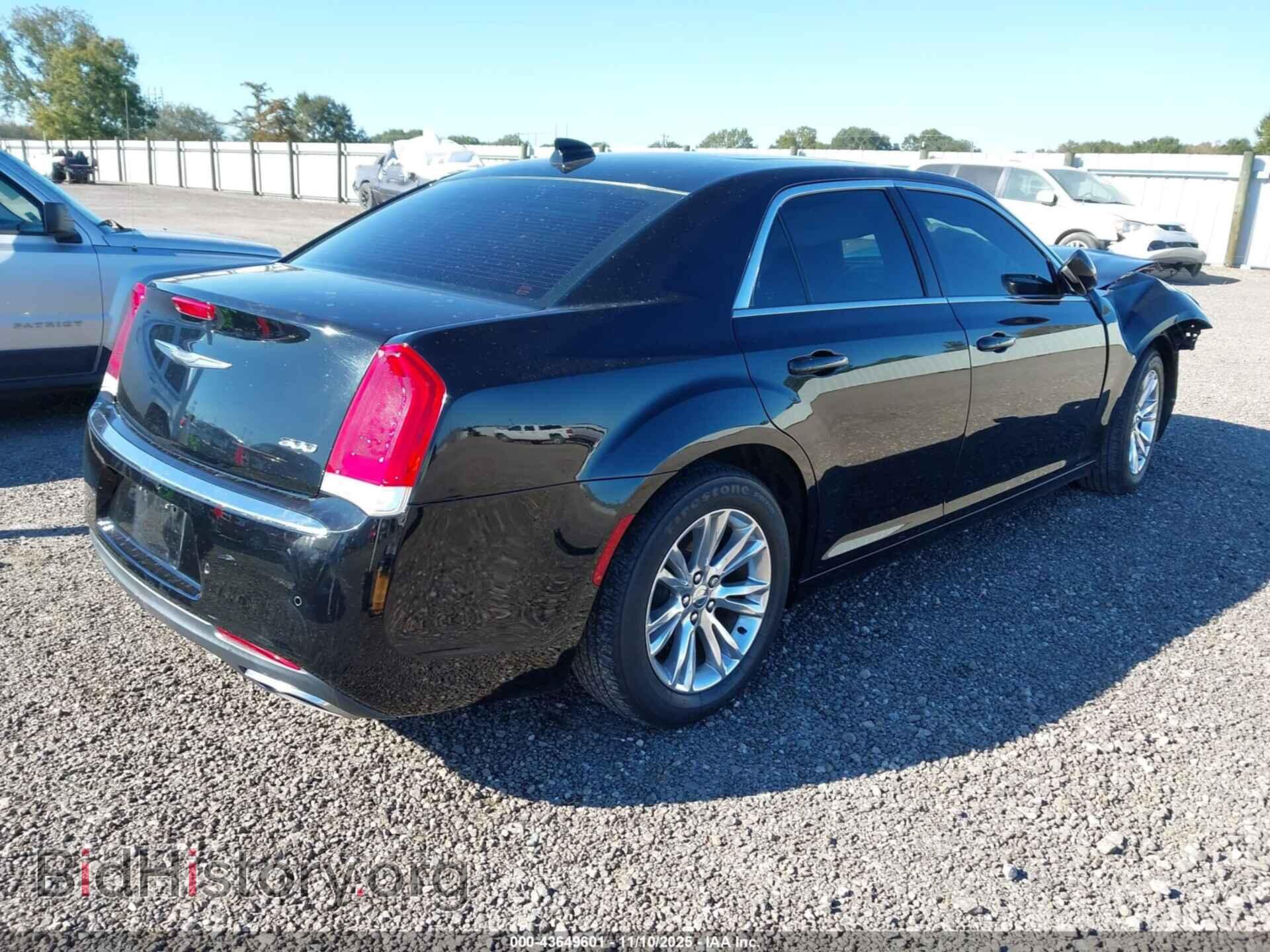 2016 CHRYSLER 300 - VIN: 2C3CCAAG0GH304624 - Фото 4