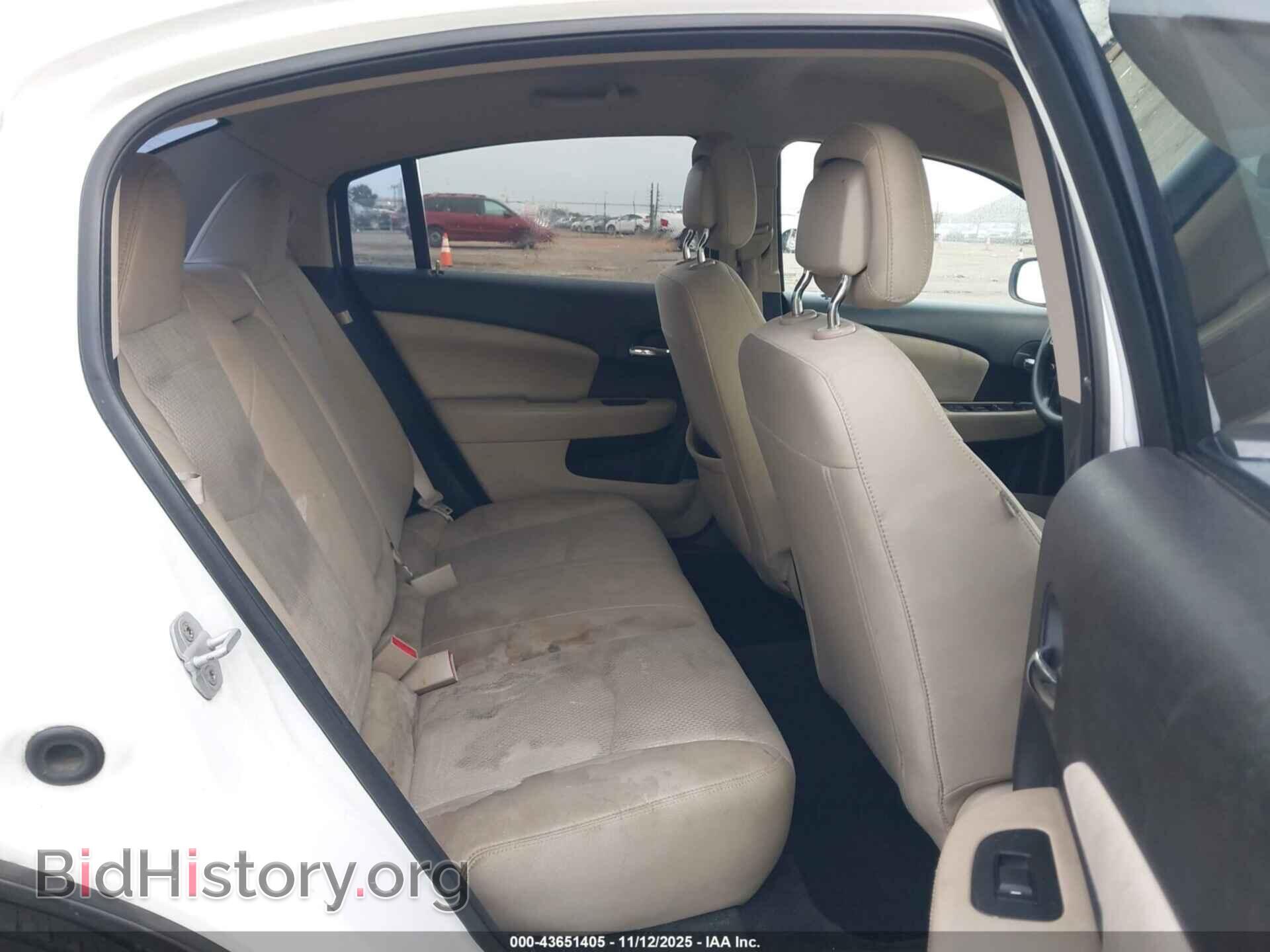 2011 CHRYSLER 200 - VIN: 1C3BC4FB9BN553725 - Фото 8