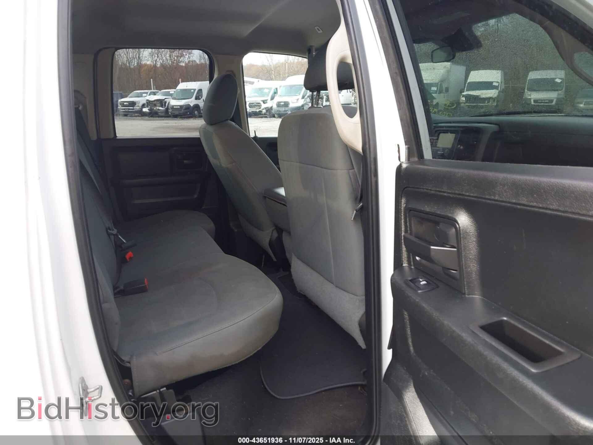 2018 RAM 1500 - VIN: 1C6RR7FG7JS209937 - Фото 8