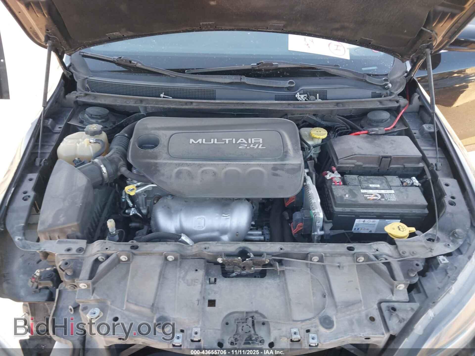 2016 CHRYSLER 200 - VIN: 1C3CCCAB1GN143966 - Фото 10