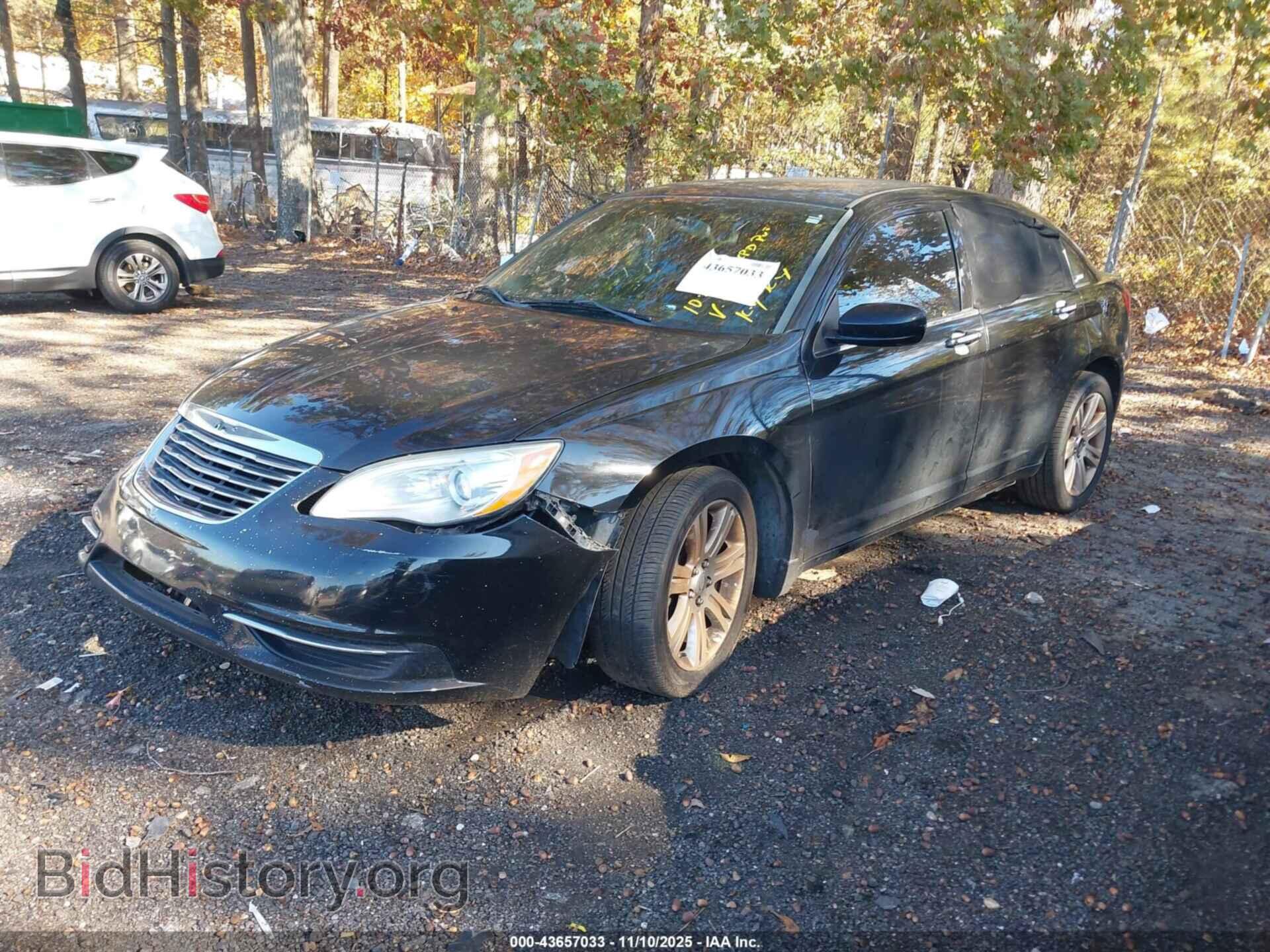 2013 CHRYSLER 200 - VIN: 1C3CCBAB8DN698306 - Фото 2