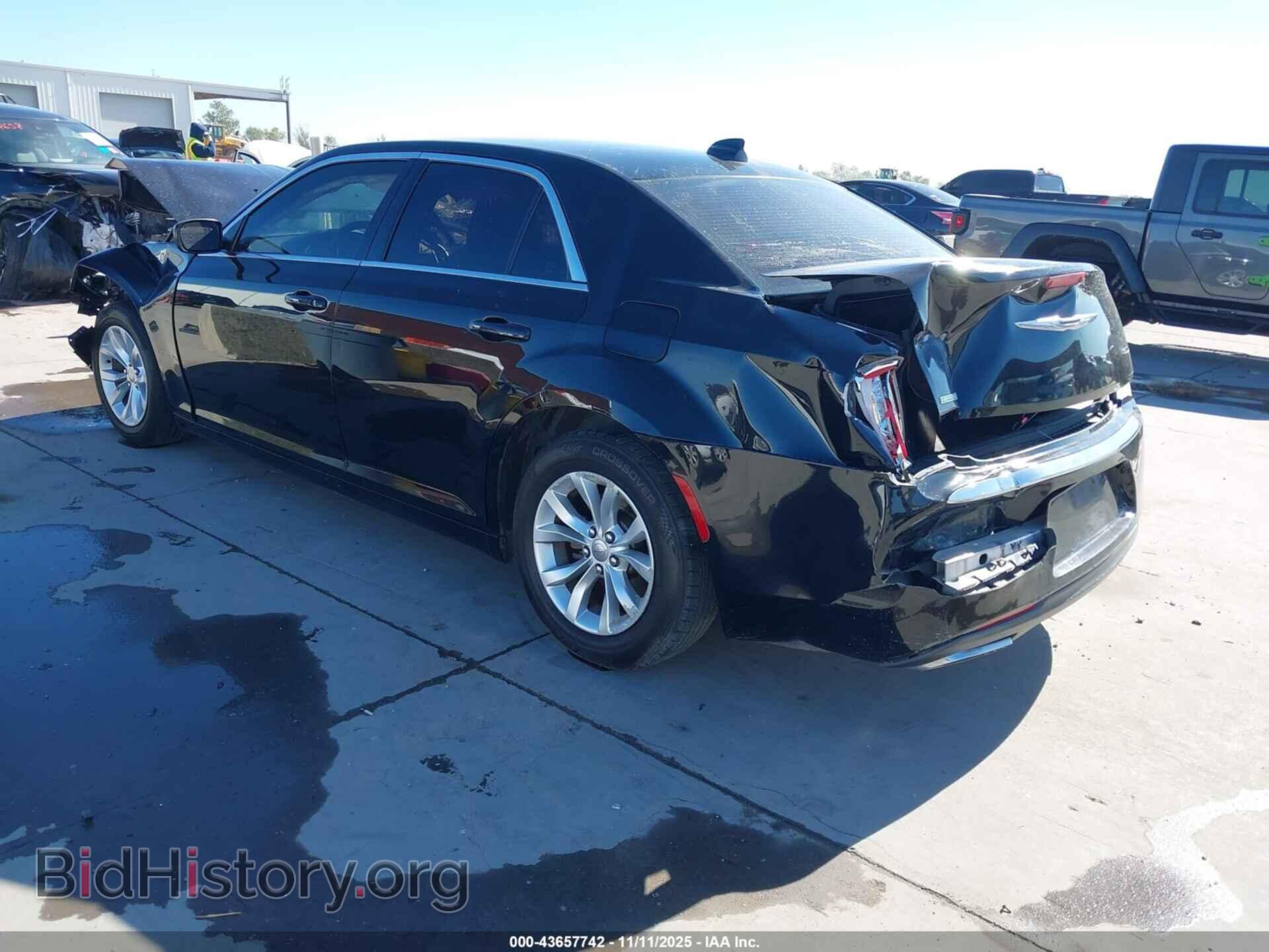 2015 CHRYSLER 300 - VIN: 2C3CCAAG2FH796488 - Фото 3