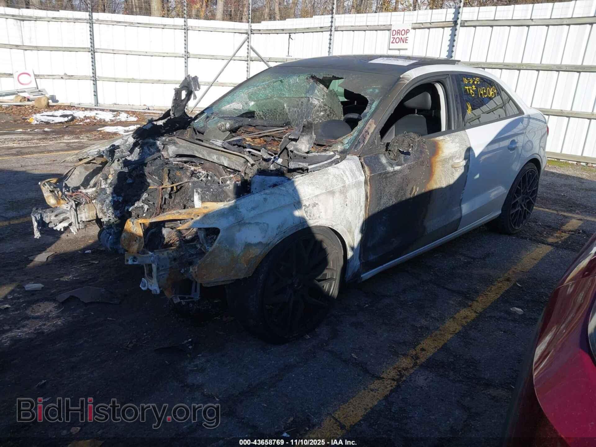 2015 AUDI A3 - VIN: WAUBFGFFXF1002768 - Фото 2