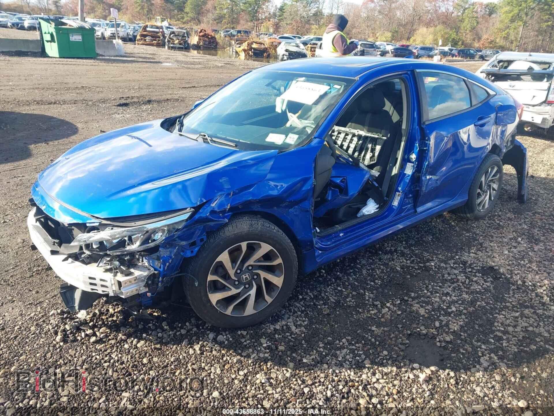 2017 HONDA CIVIC - VIN: 2HGFC2F71HH529094 - Фото 2